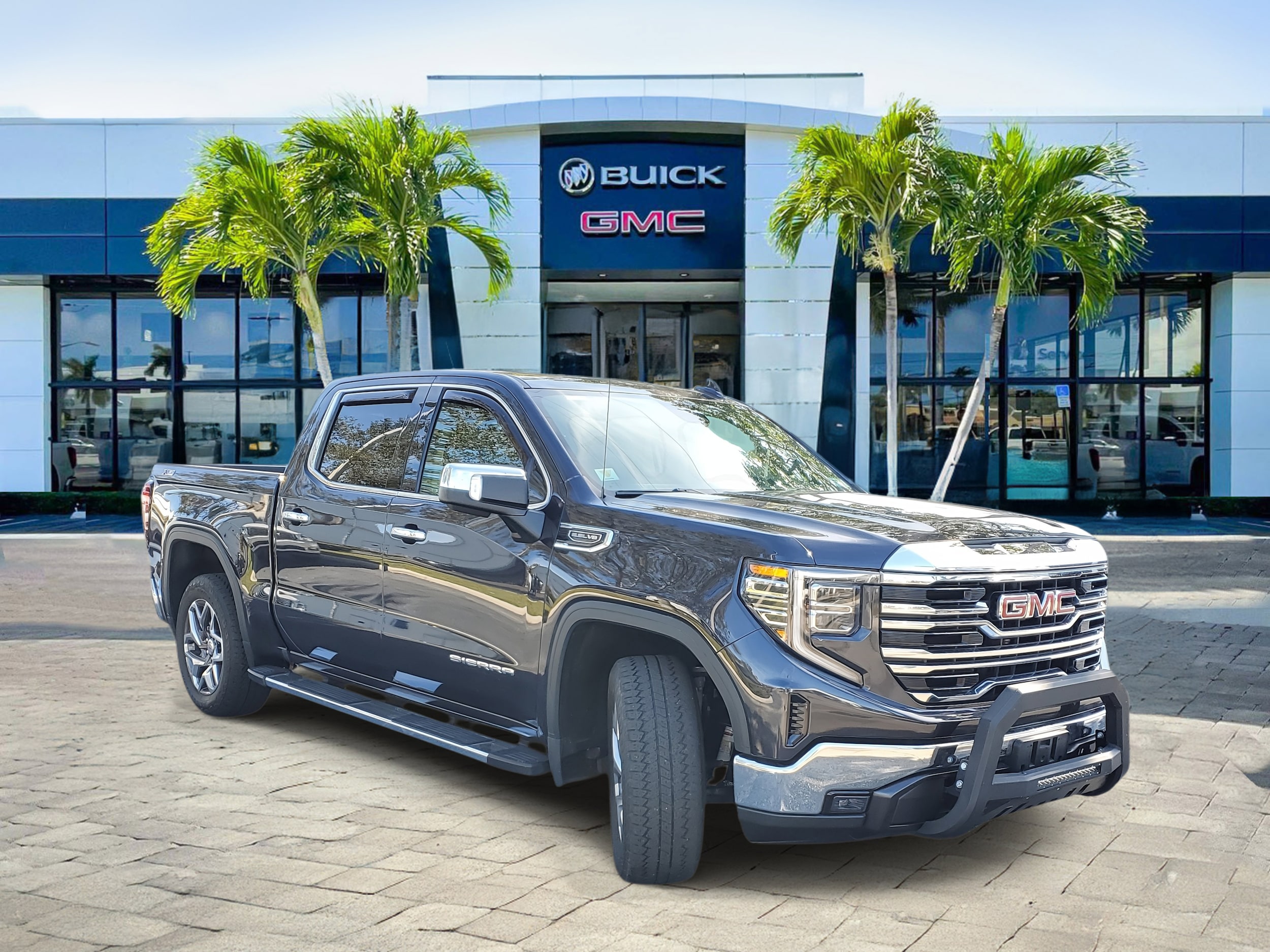 2023 GMC Sierra 1500 SLT's photo