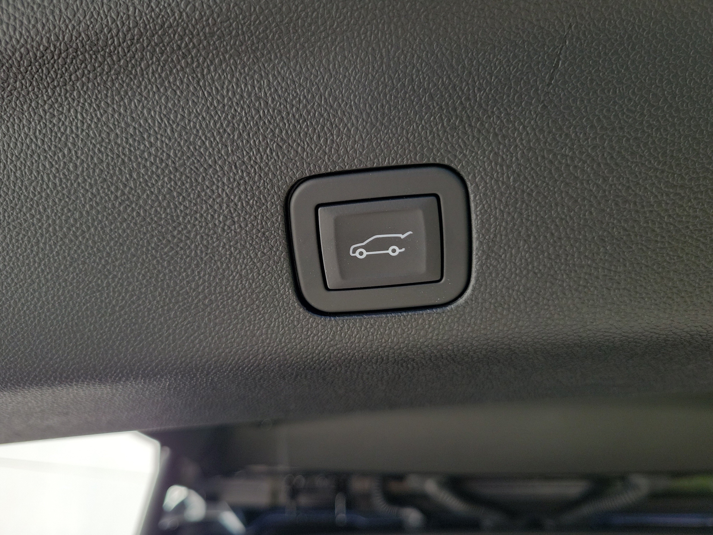 2026 GMC Yukon XL Denali - Photo 10