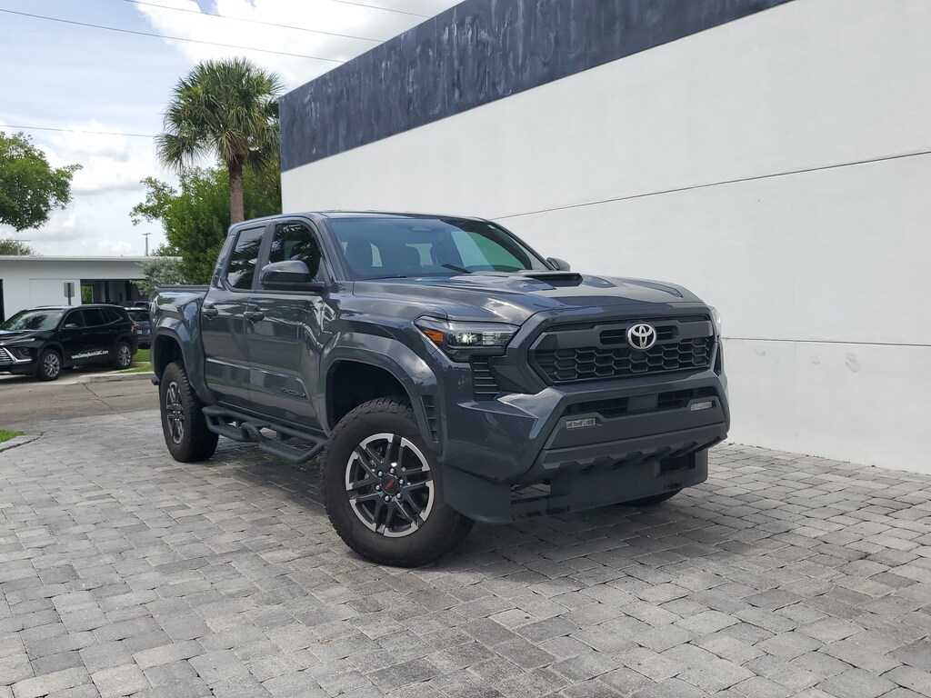 Used 2025 Toyota Tacoma 4WD SR Truck Double Cab