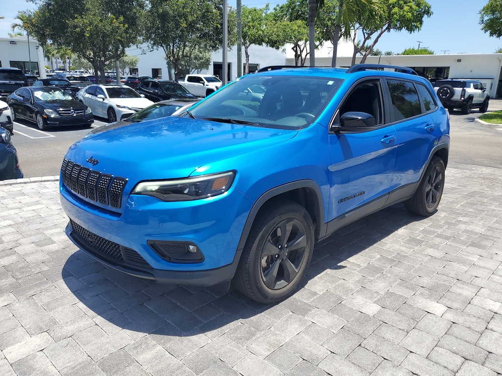 Used 2023 Jeep Cherokee Altitude Lux 4x4 SUV