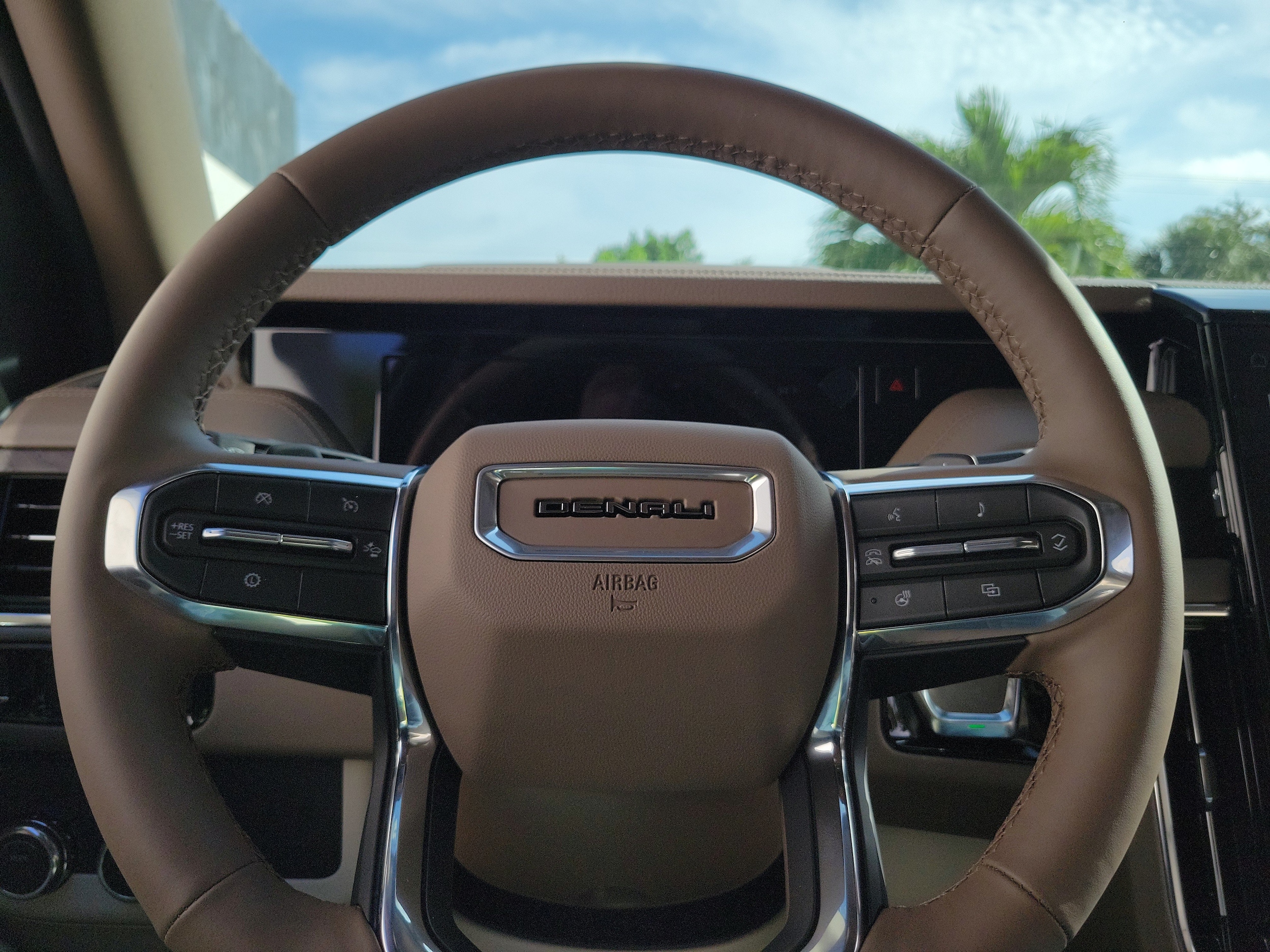 2026 GMC Yukon Denali - Photo 25
