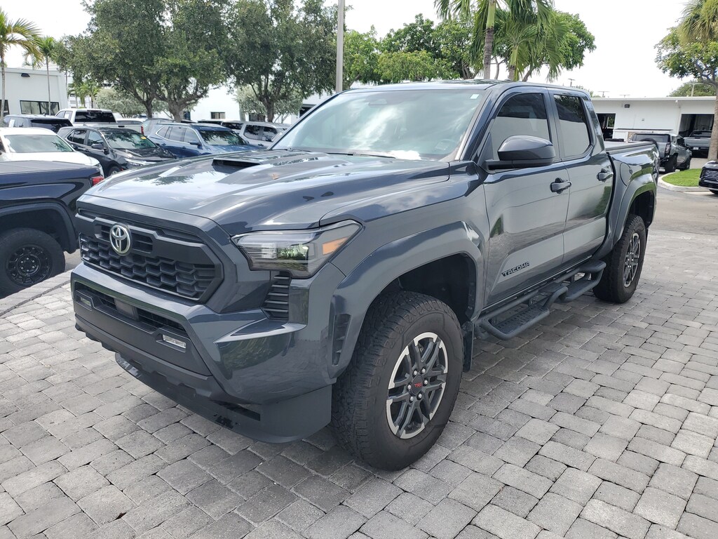 Used 2025 Toyota Tacoma 4WD SR Truck Double Cab