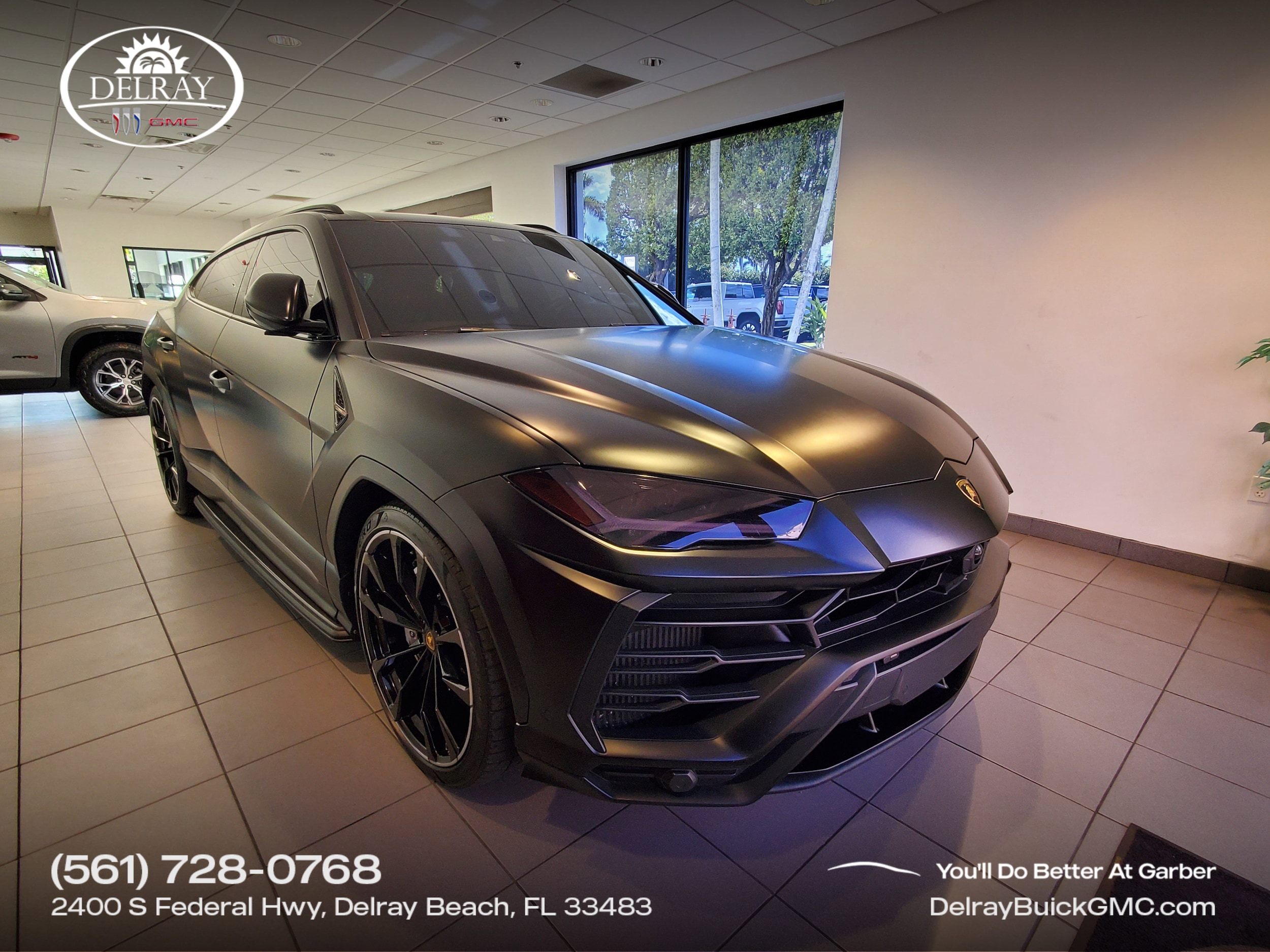 2021 Lamborghini Urus Pearl Capsule's photo