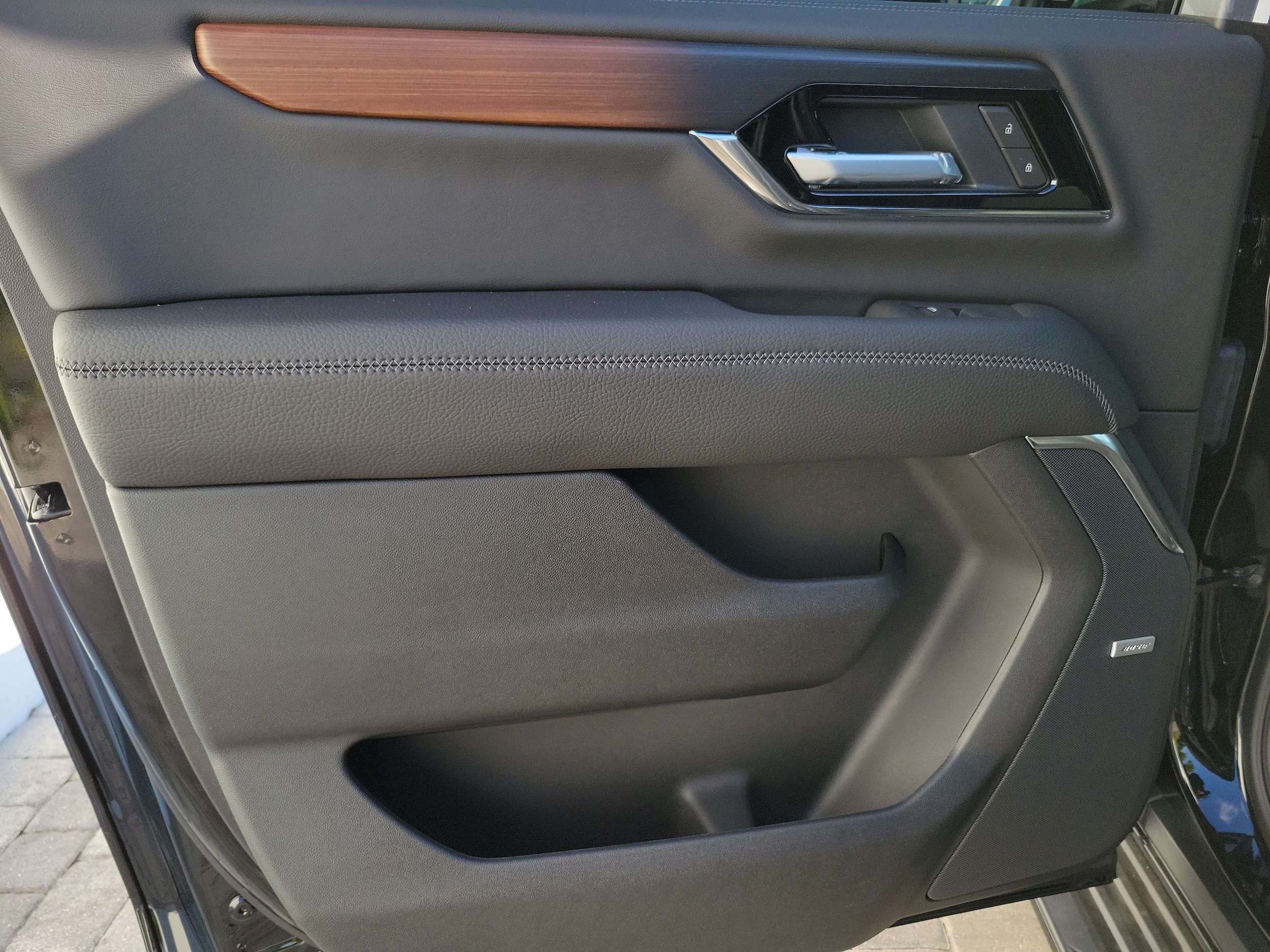 2026 GMC Yukon XL Denali - Photo 12