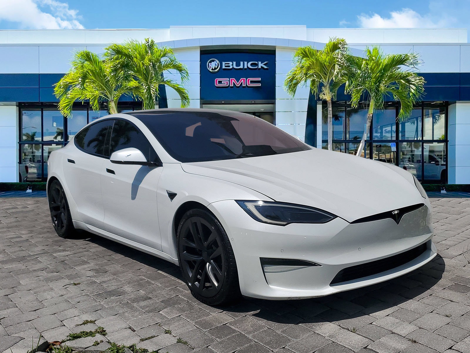 2022 Tesla Model S Plaid's photo