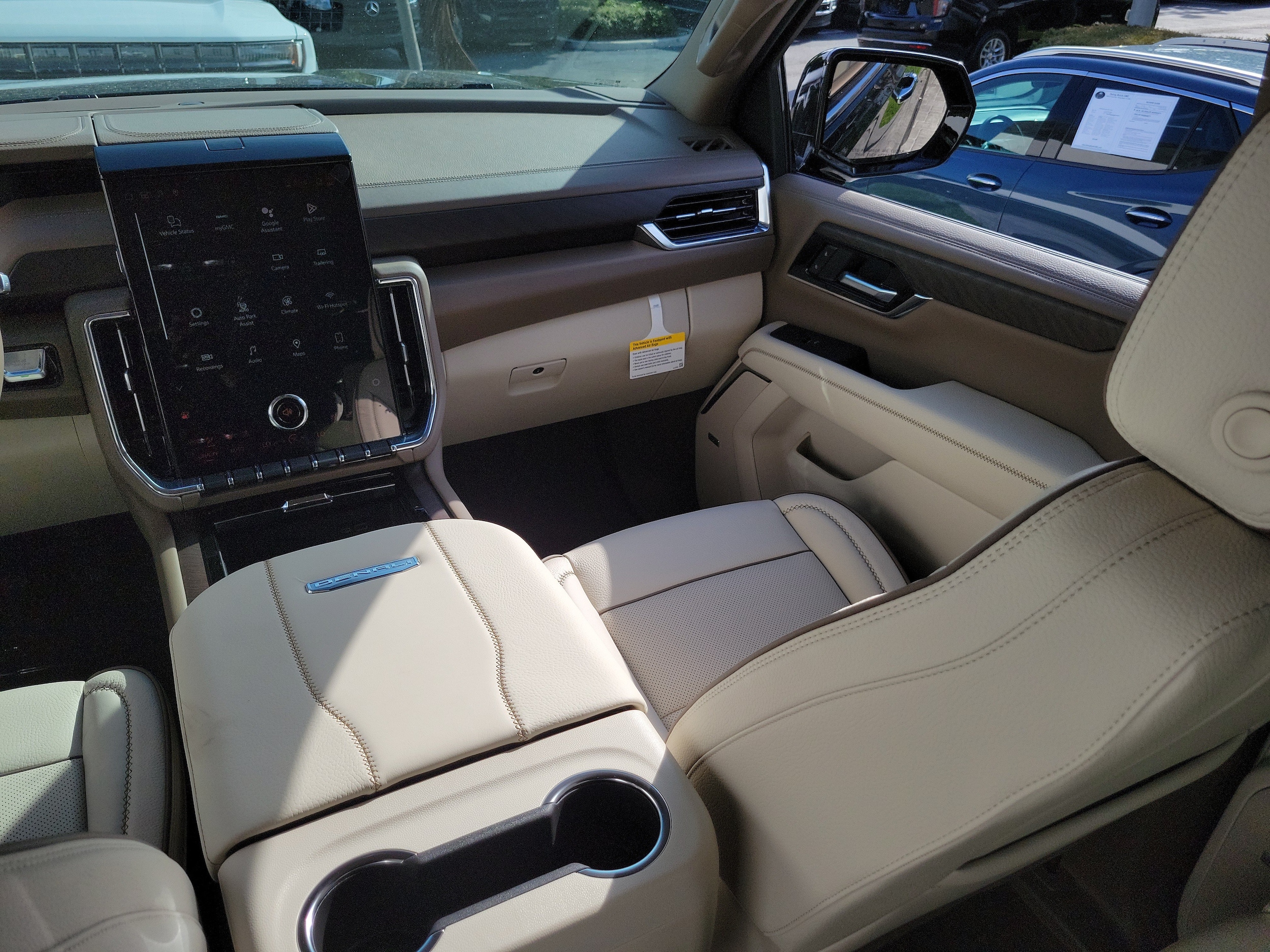 2026 GMC Yukon Denali - Photo 18