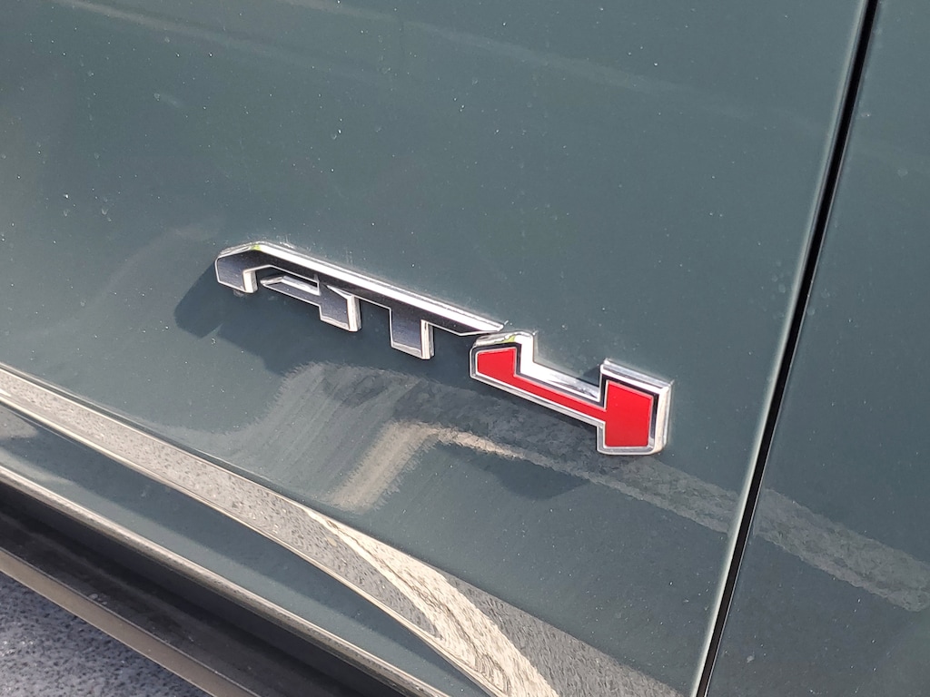 Used 2025 GMC Yukon AT4 SUV