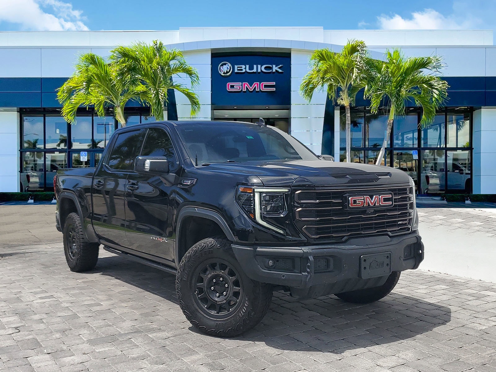2024 GMC Sierra 4WD Crew Cab Short Box AT4X's photo