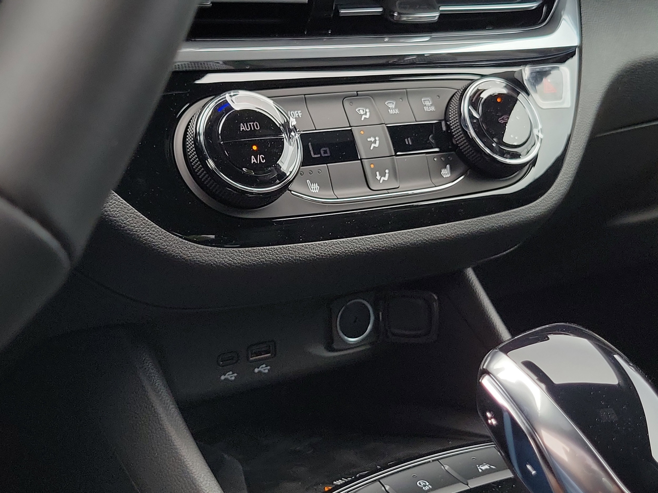 2026 Buick Envista Sport Touring - Photo 30