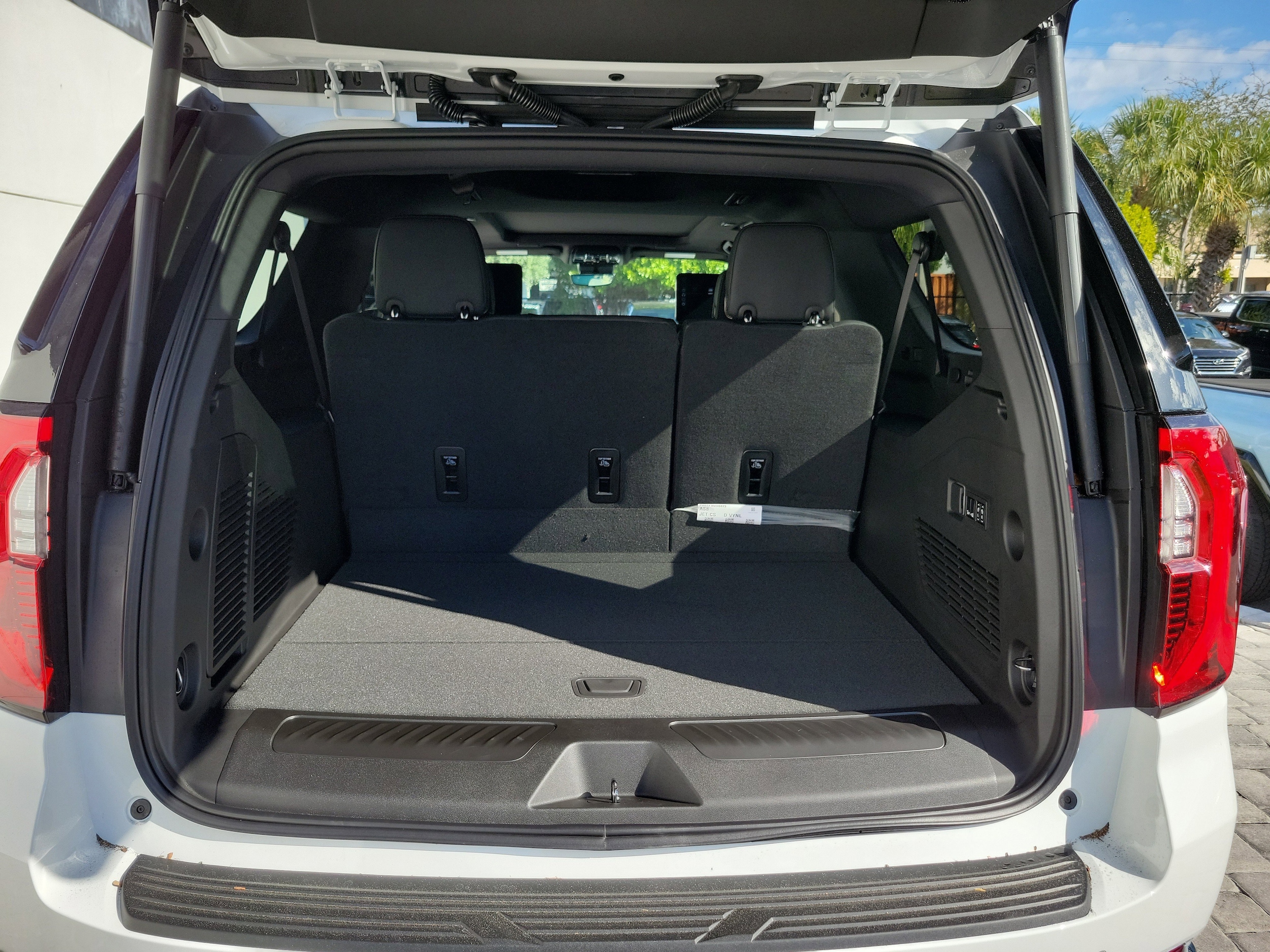 2026 GMC Yukon XL Elevation - Photo 9