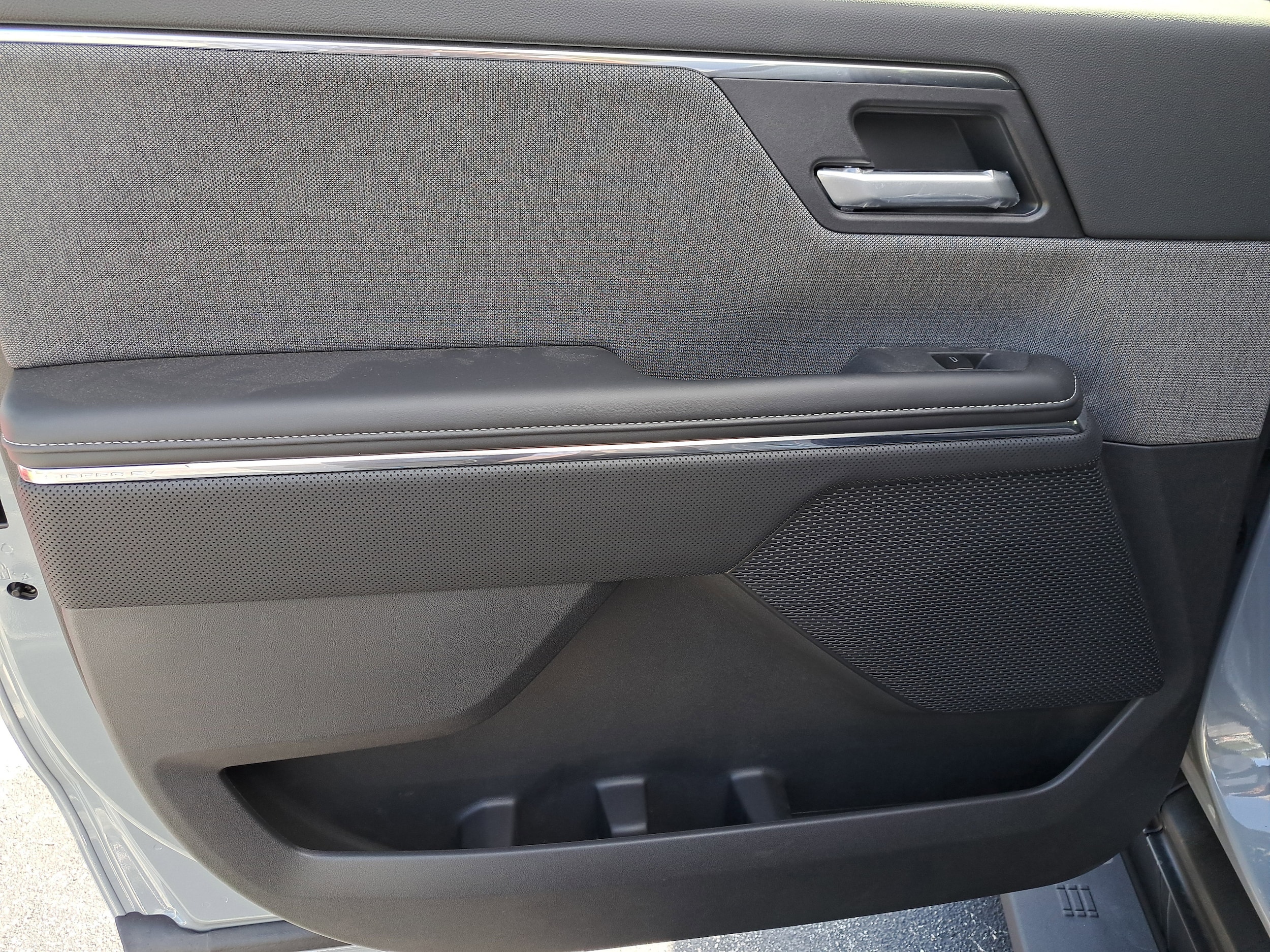 2026 GMC Sierra EV Elevation - Photo 11