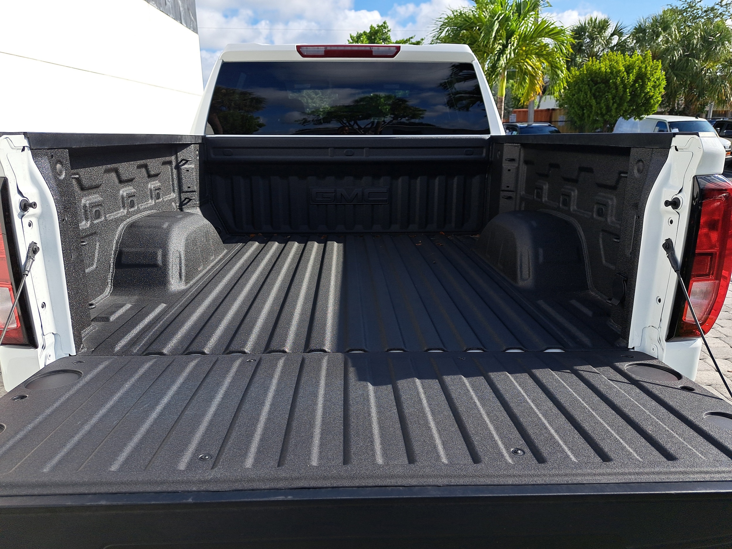 2025 GMC Sierra 1500 Elevation - Photo 9