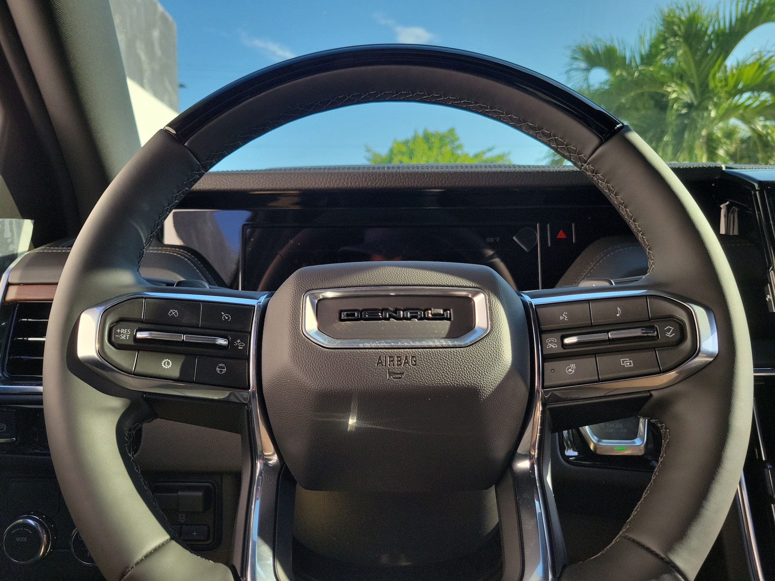 2026 GMC Yukon XL Denali - Photo 25