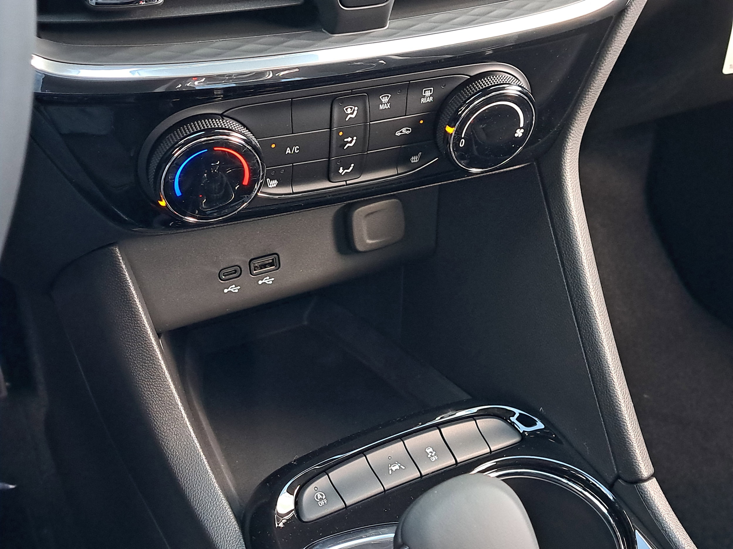 2026 Buick Encore GX Sport Touring - Photo 30