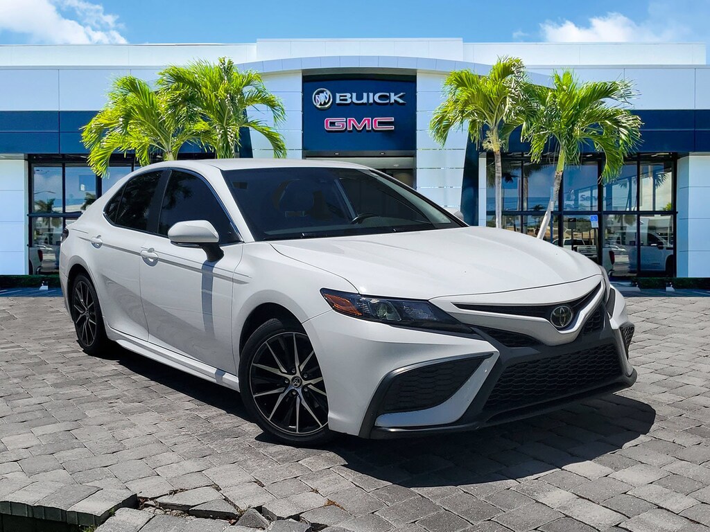 Used 2023 Toyota Camry SE Sedan