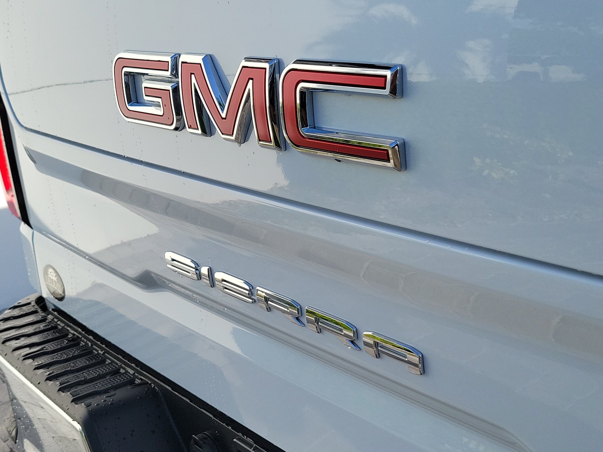 2026 GMC Sierra 1500 SLT - Photo 8