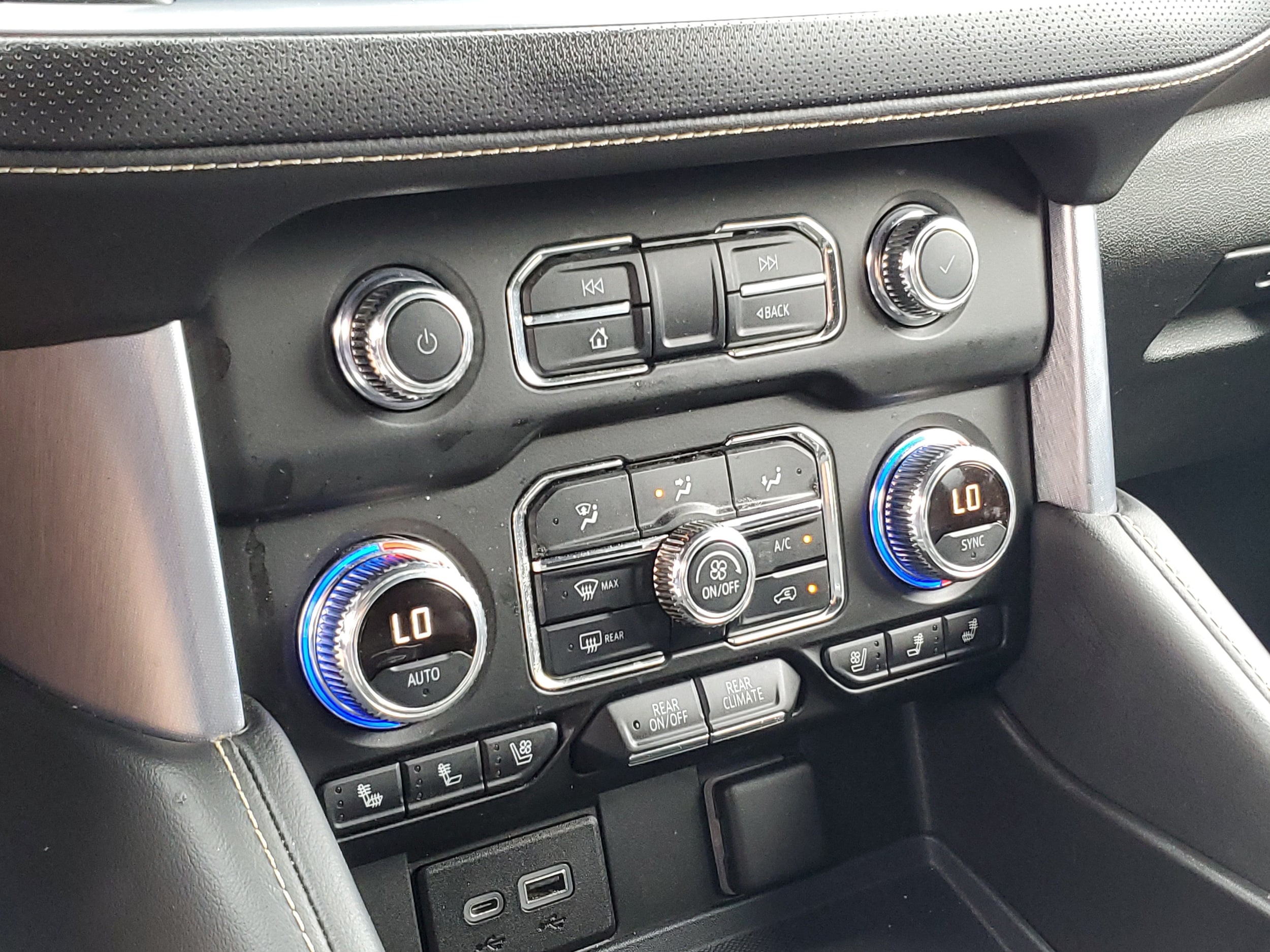 2021 GMC Yukon SLT - Photo 29