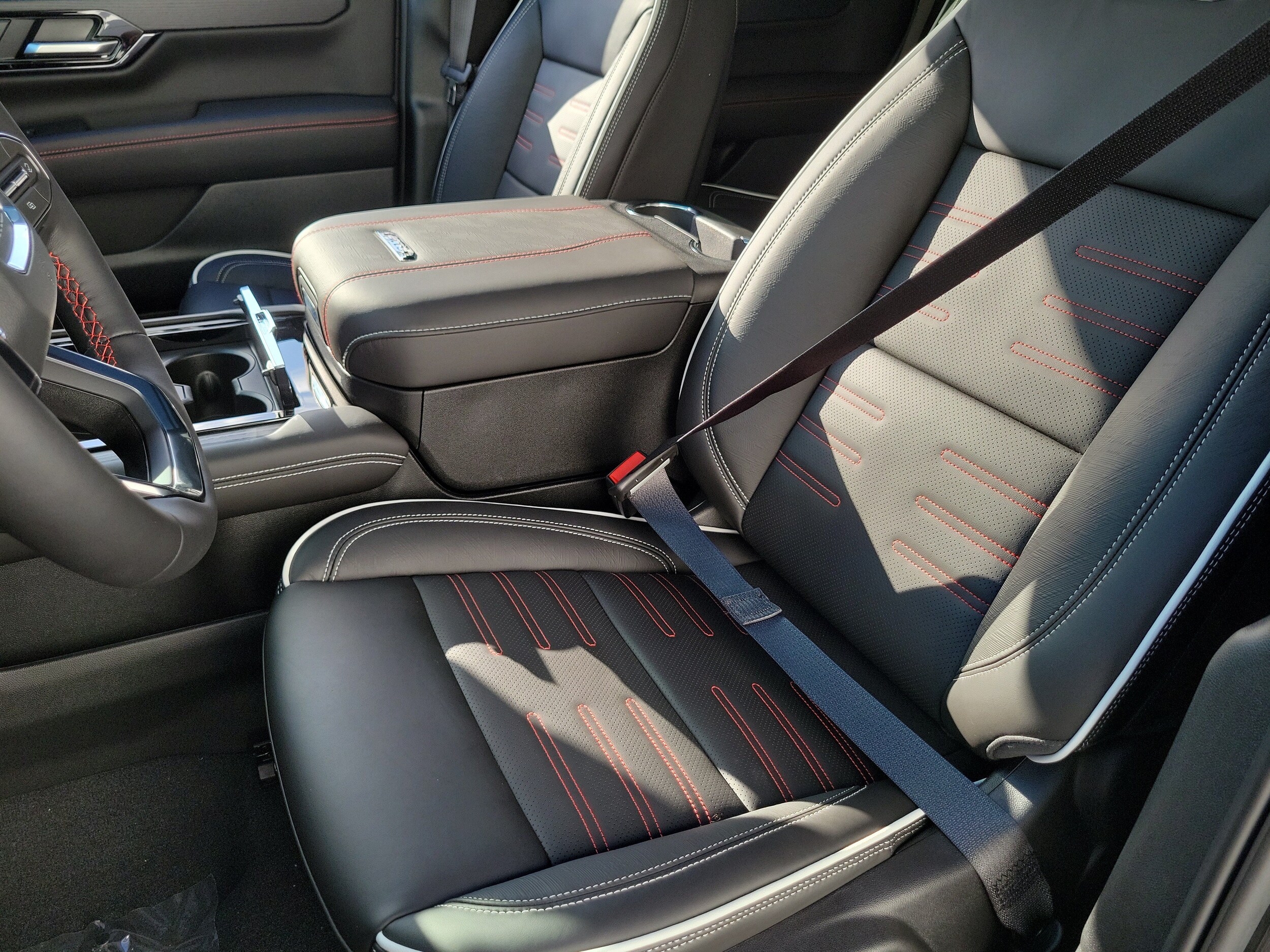 2026 GMC Yukon AT4 Ultimate - Photo 23