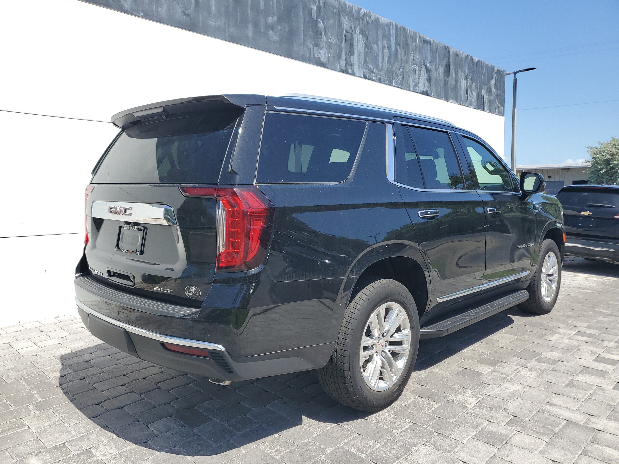 2024 GMC Yukon SLT - Photo 6