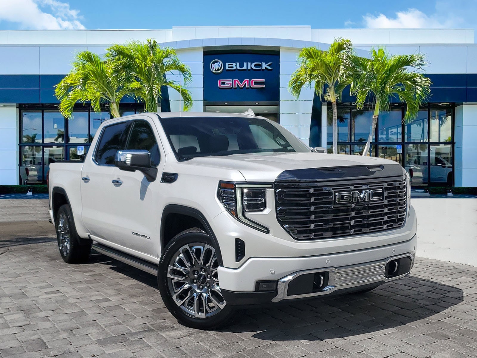 2024 GMC Sierra 4WD Crew Cab Short Box Denali Ultimate's photo