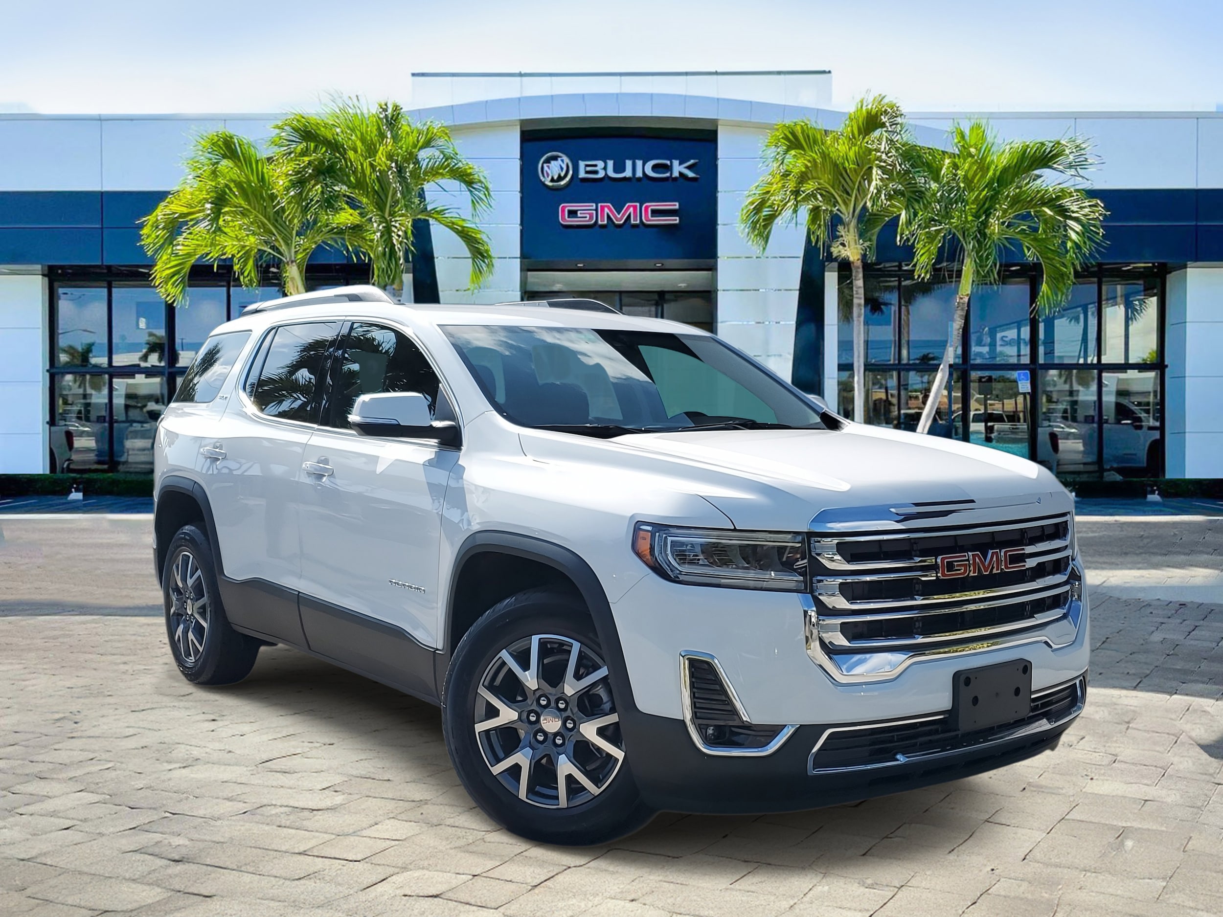 2023 GMC Acadia SLT's photo