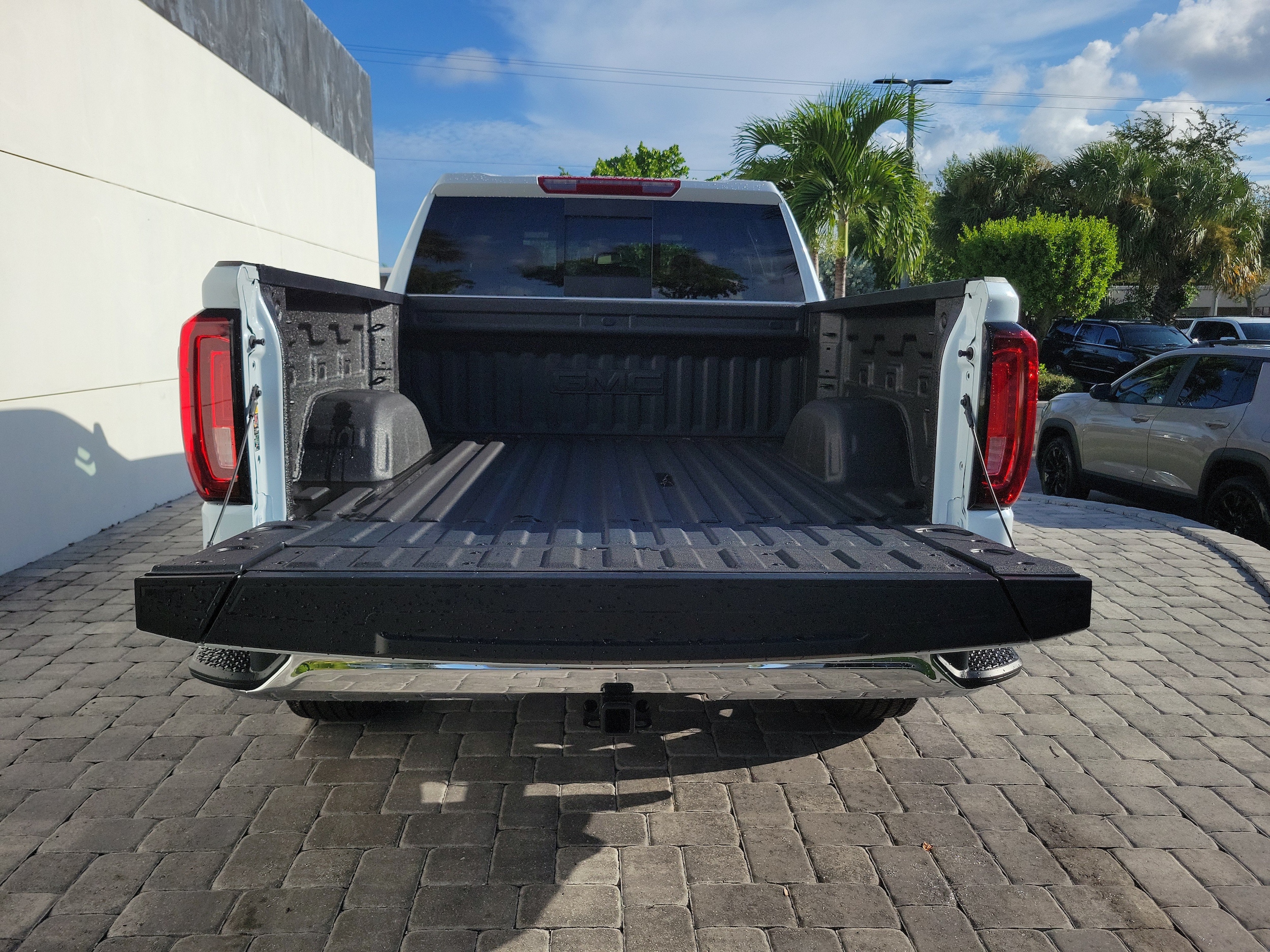 2026 GMC Sierra 1500 SLT - Photo 10