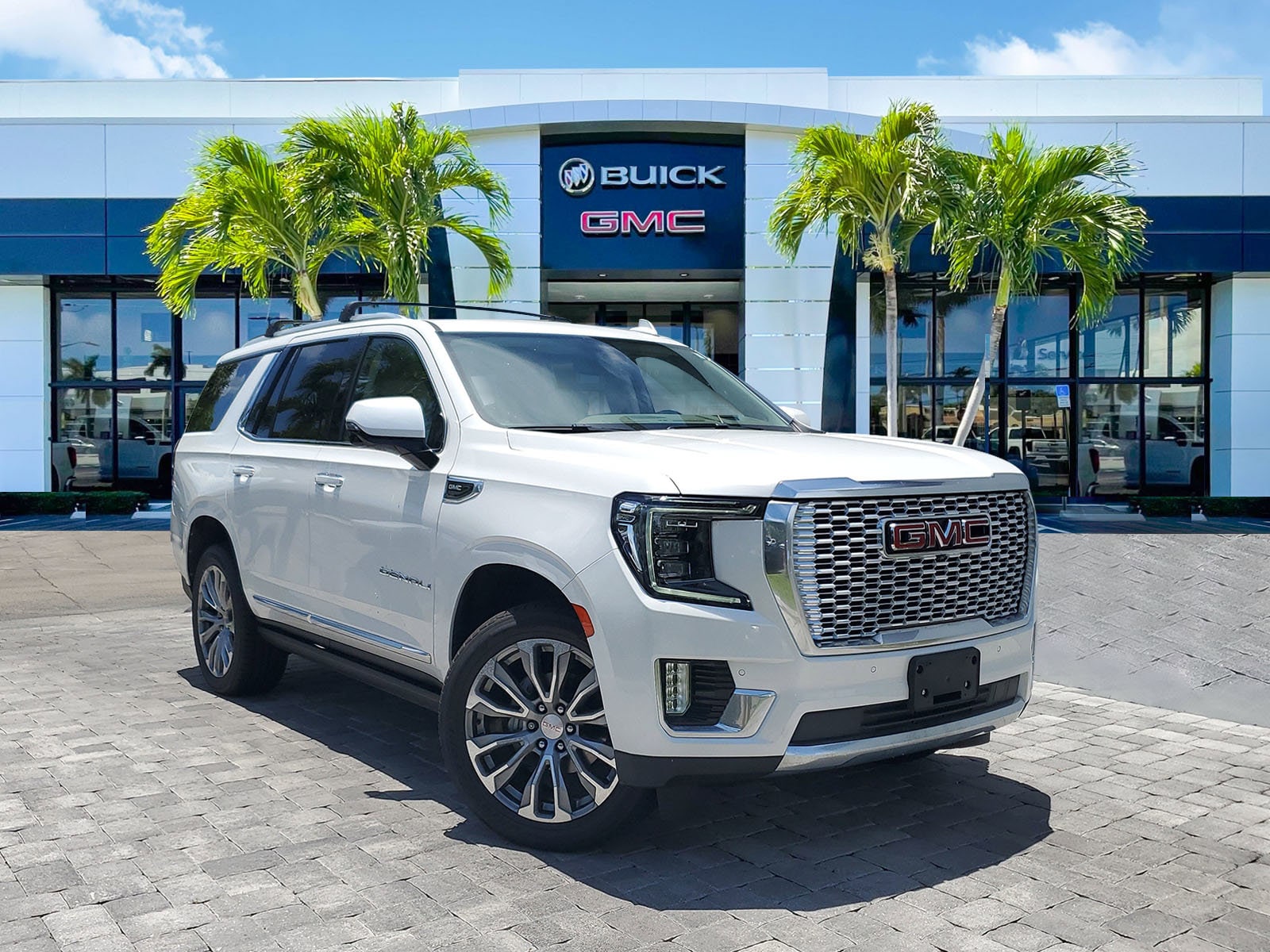 2021 GMC Yukon 4WD Denali's photo