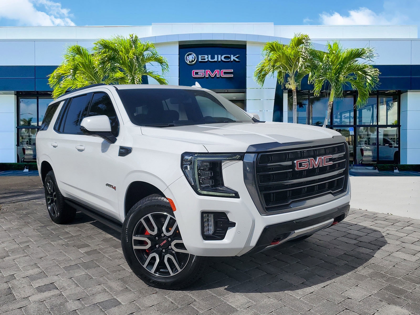 2022 GMC Yukon 4WD AT4's photo