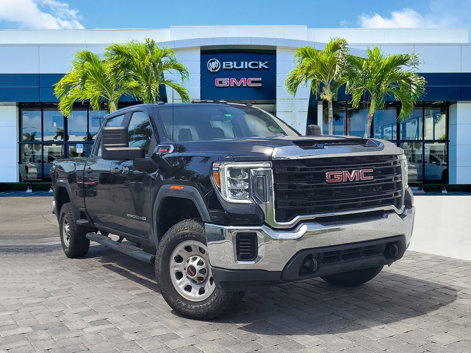 2023 GMC Sierra 4WD Crew Cab Standard Box Pro's photo