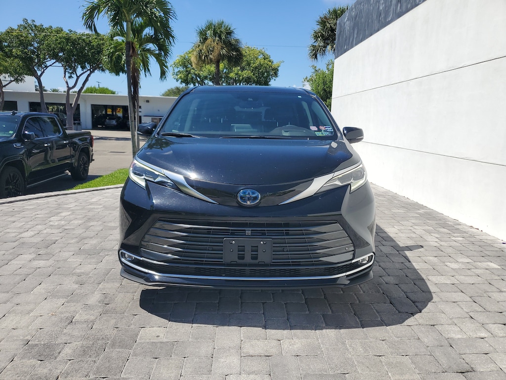 Used 2023 Toyota Sienna Platinum Minivan