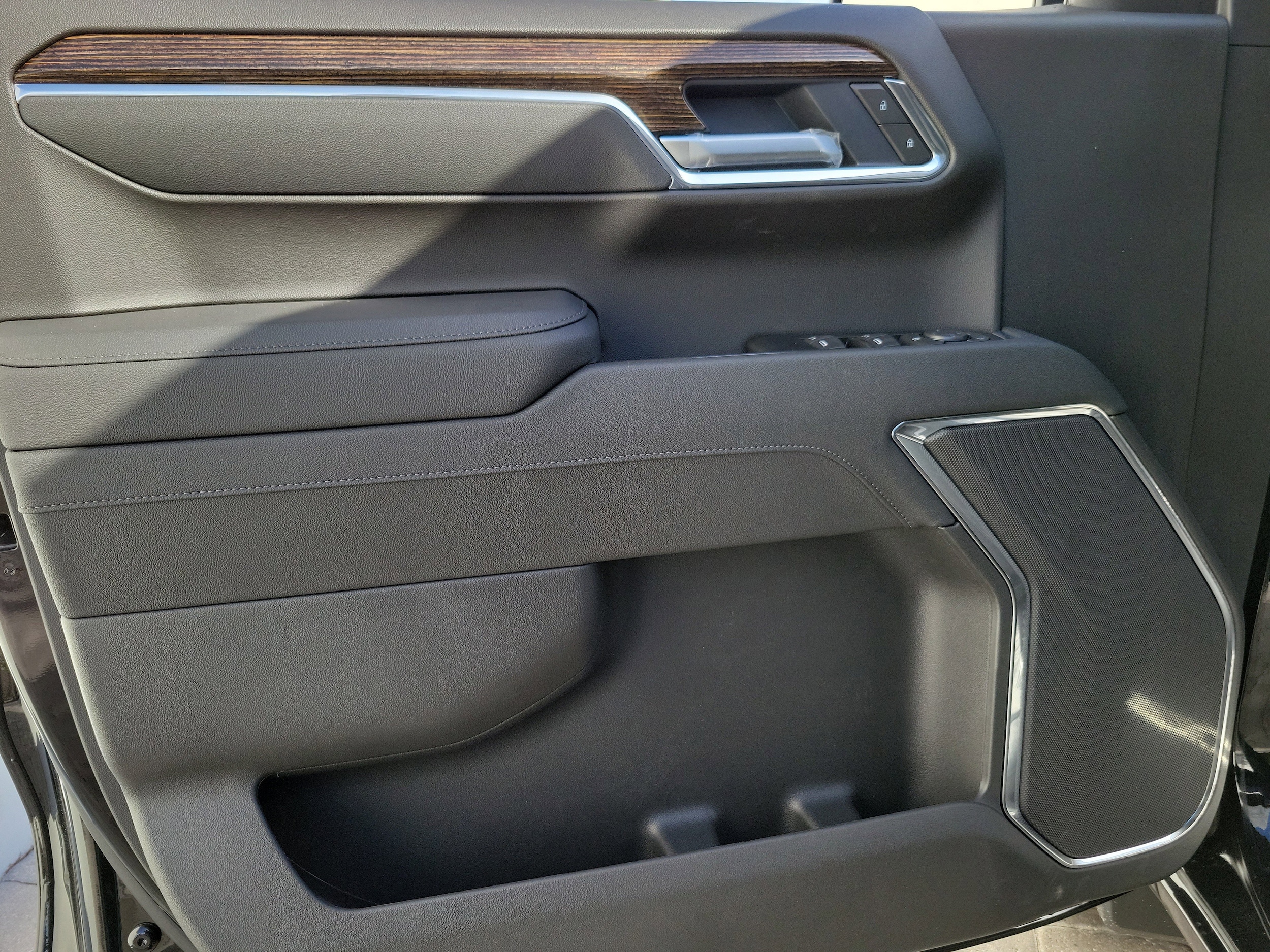 2026 GMC Sierra 1500 SLE - Photo 18
