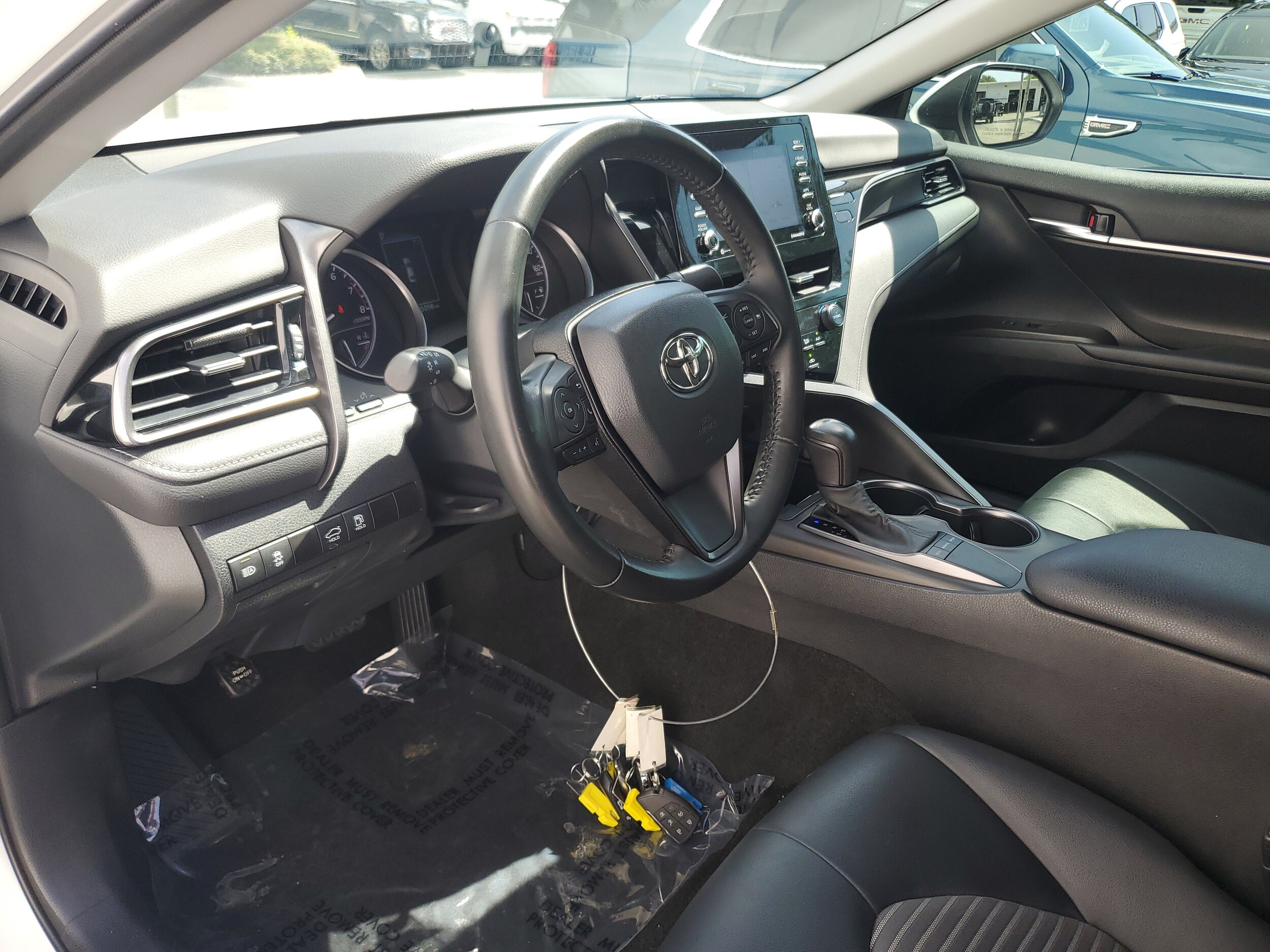 2023 Toyota Camry SE - Photo 20