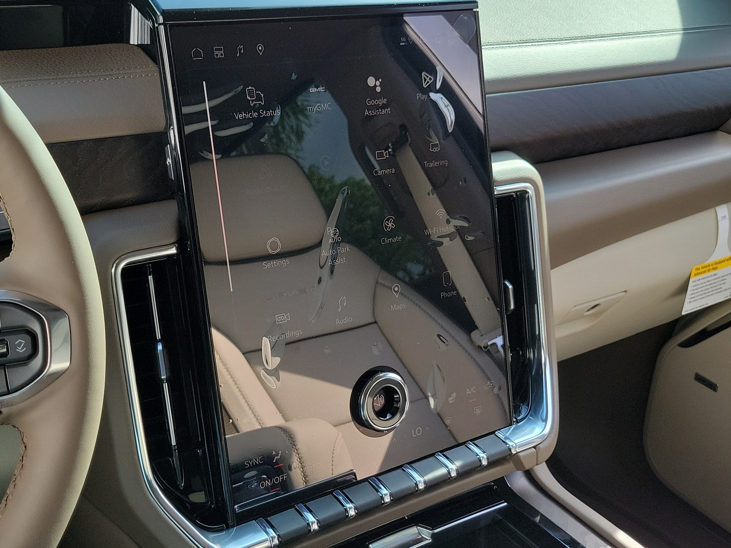 2026 GMC Yukon Denali - Photo 29