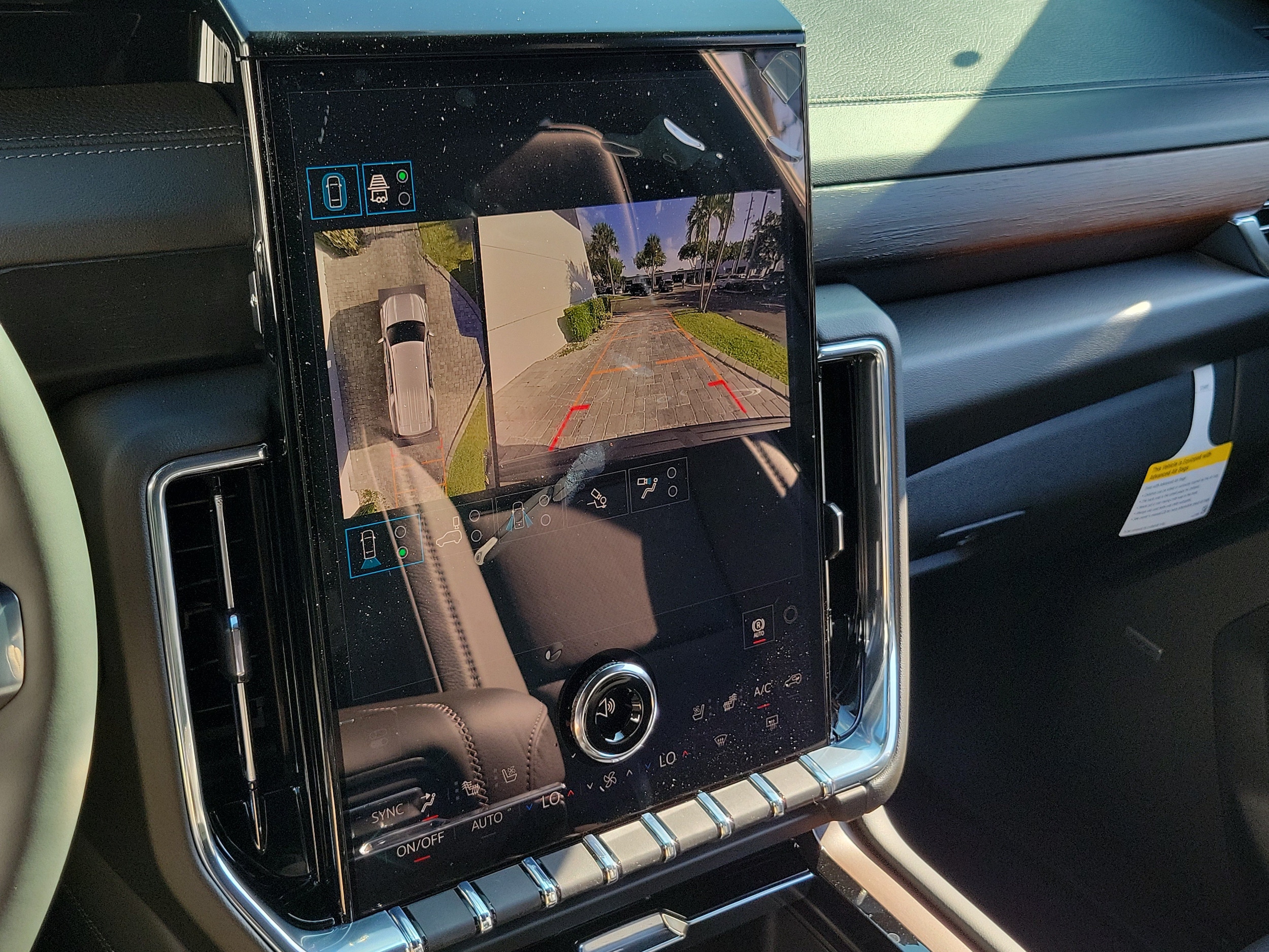 2026 GMC Yukon XL Denali - Photo 31