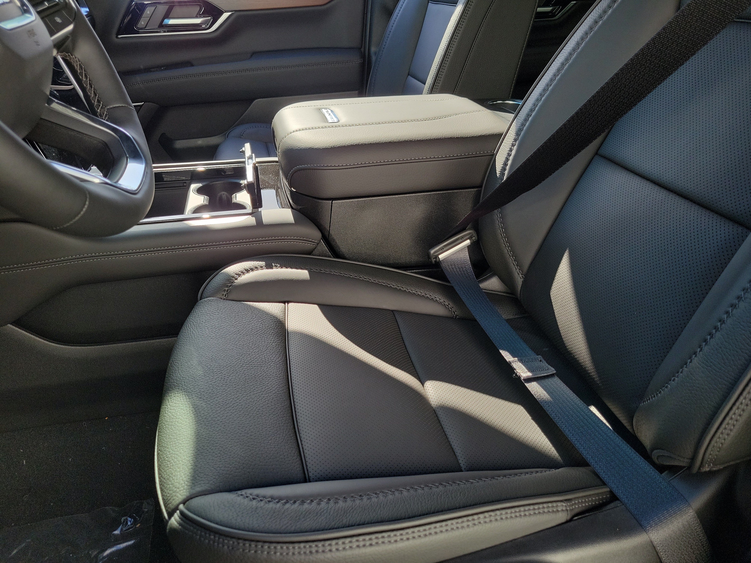 2026 GMC Yukon XL Denali - Photo 23