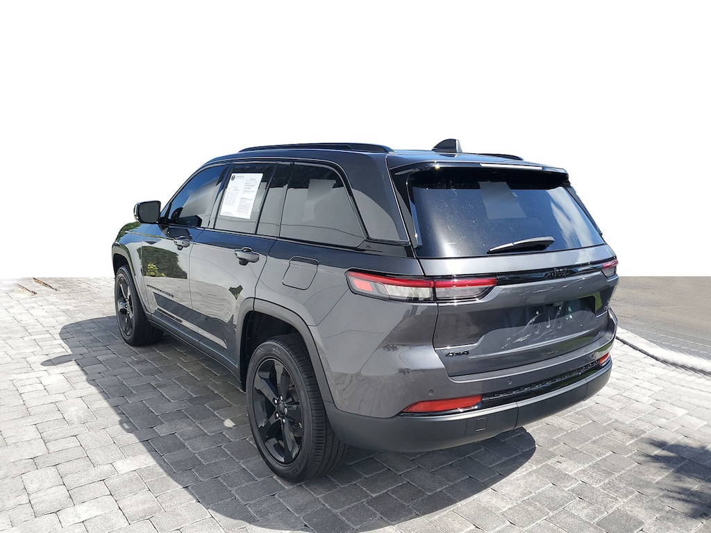 Used 2022 Jeep Grand Cherokee Altitude 4x4 SUV