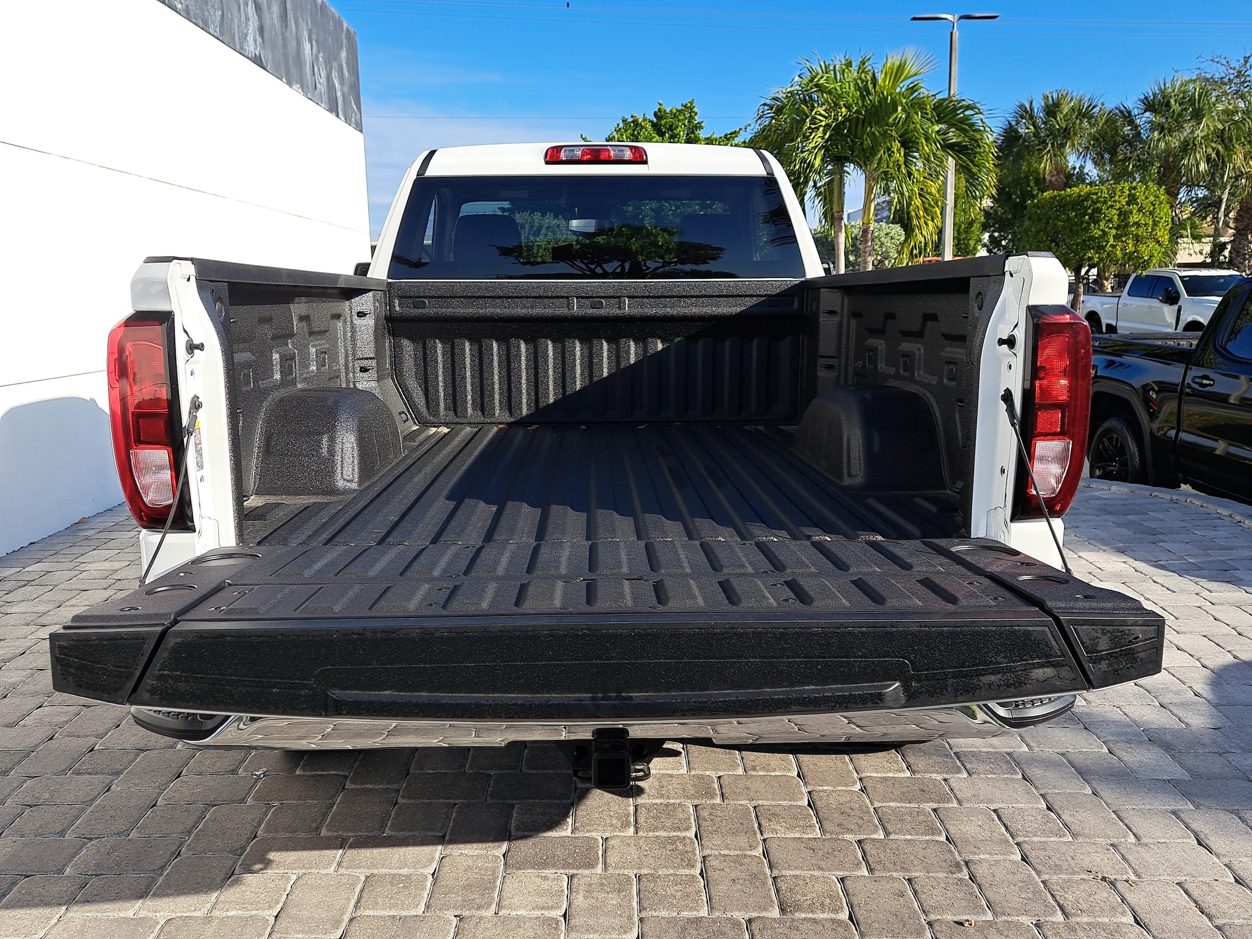 2026 GMC Sierra 1500 Pro - Photo 9