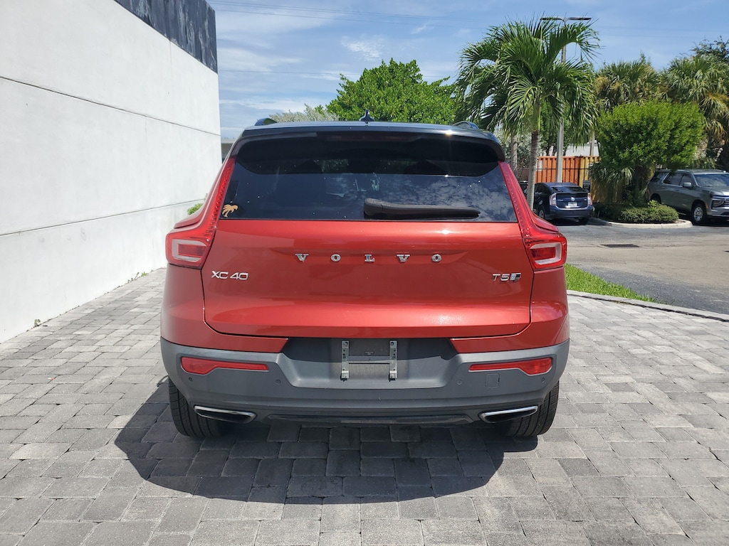Used 2020 Volvo XC40 T5 R-Design SUV