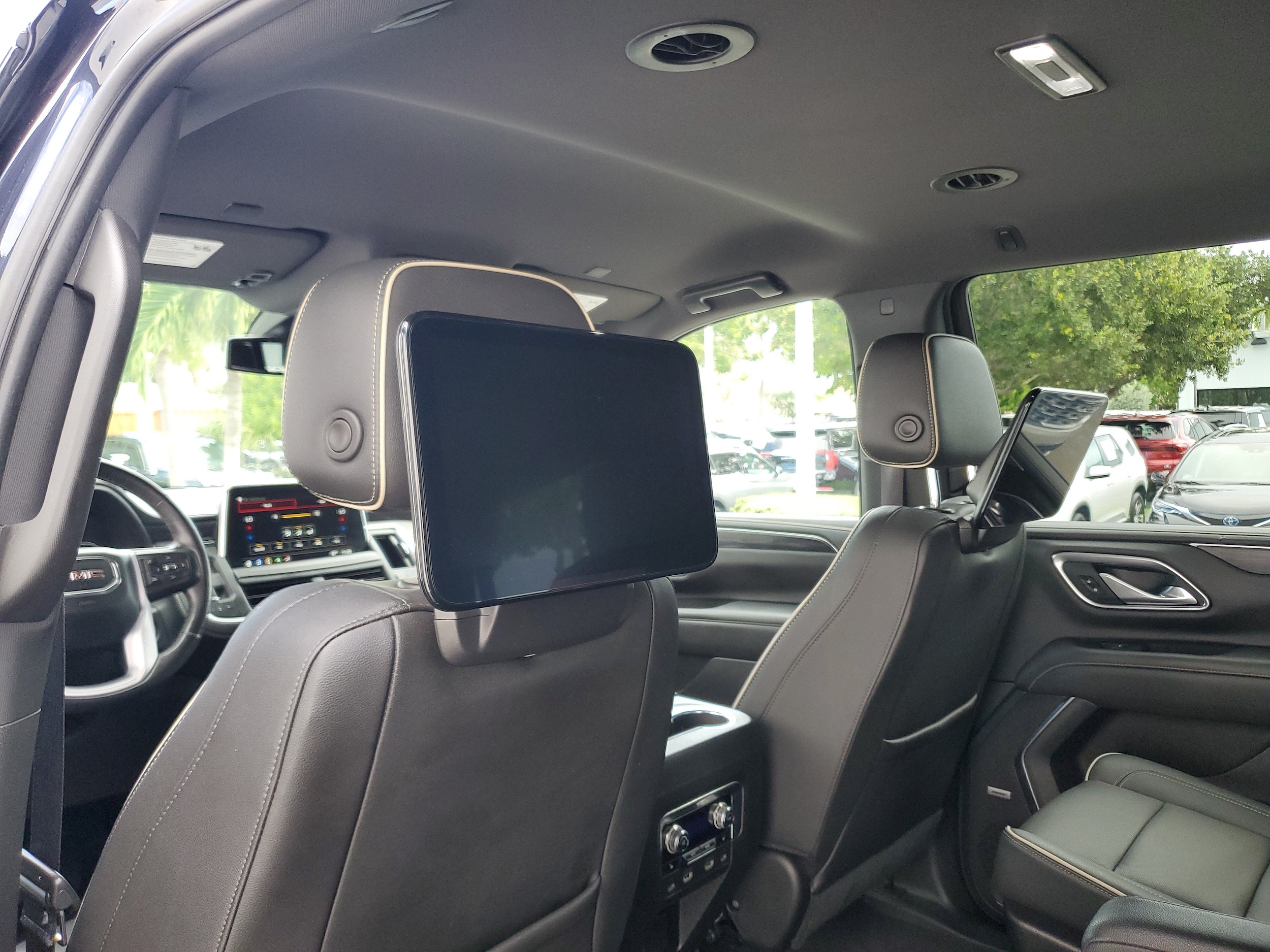 2021 GMC Yukon SLT - Photo 14
