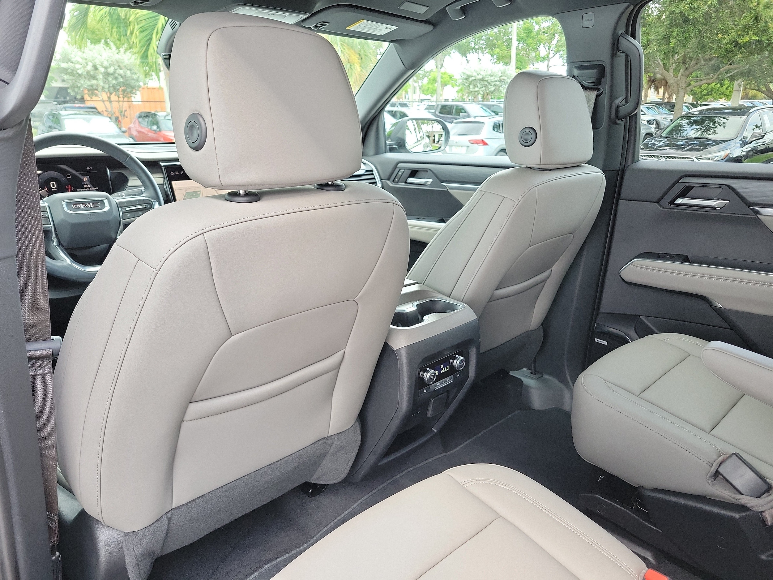 2026 GMC Acadia Elevation - Photo 14