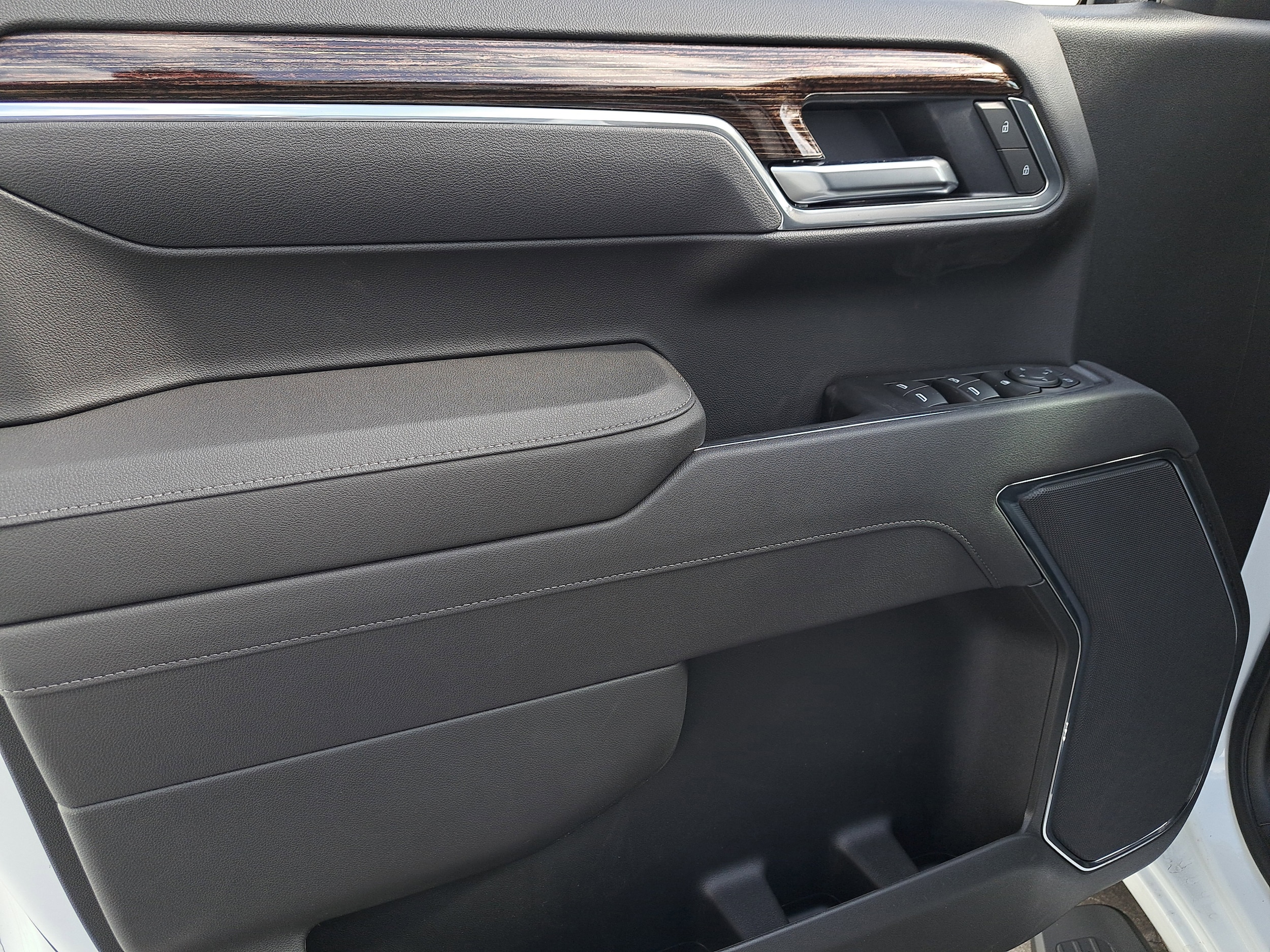 2025 GMC Sierra 1500 Elevation - Photo 17