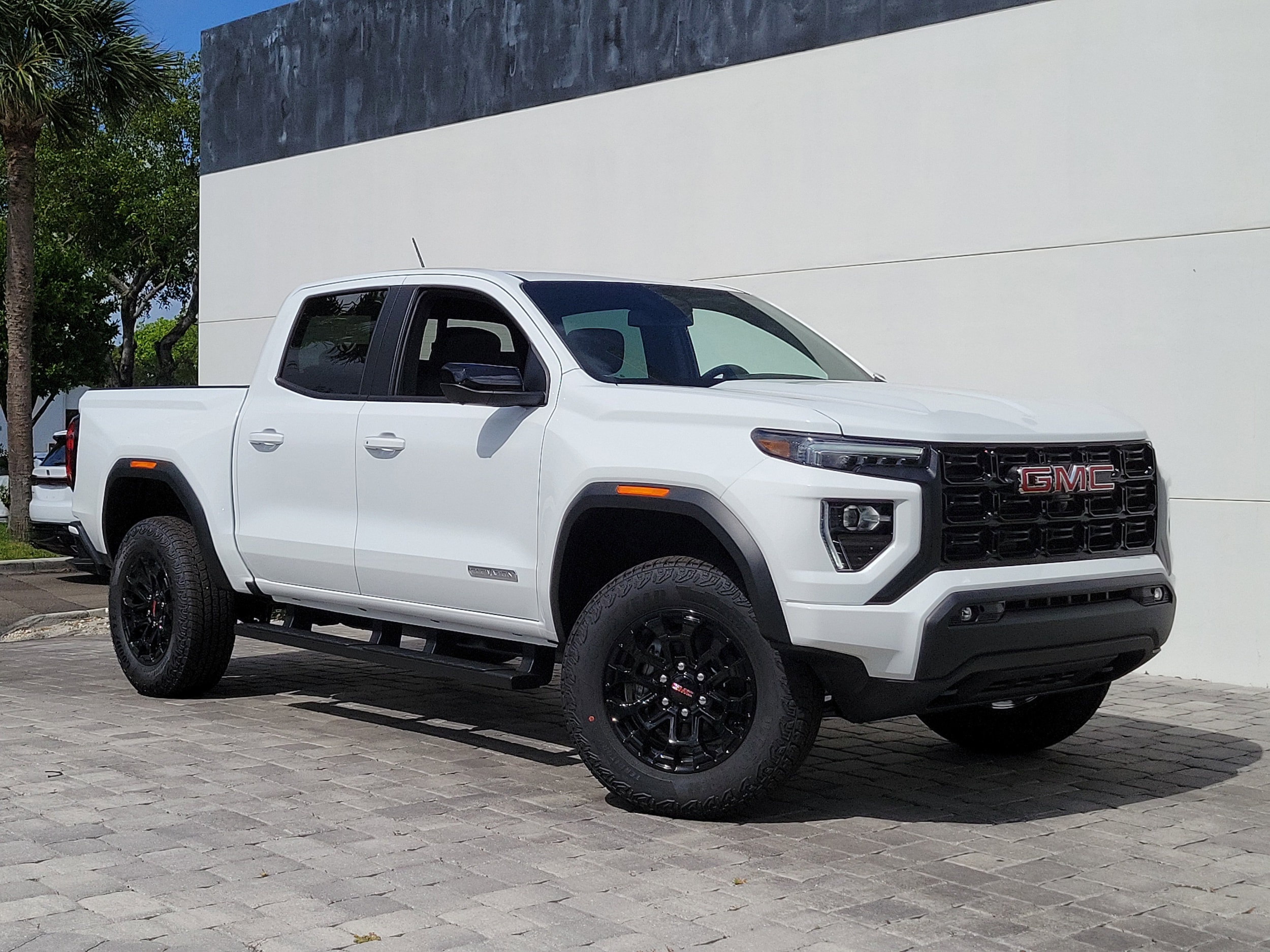 2026 GMC Canyon 2WD Elevation Crew Cab Short Box's photo