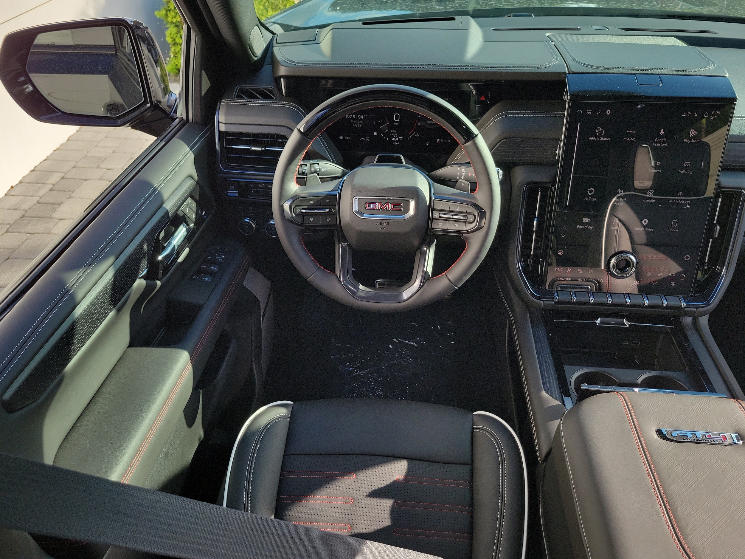 2026 GMC Yukon AT4 Ultimate - Photo 16