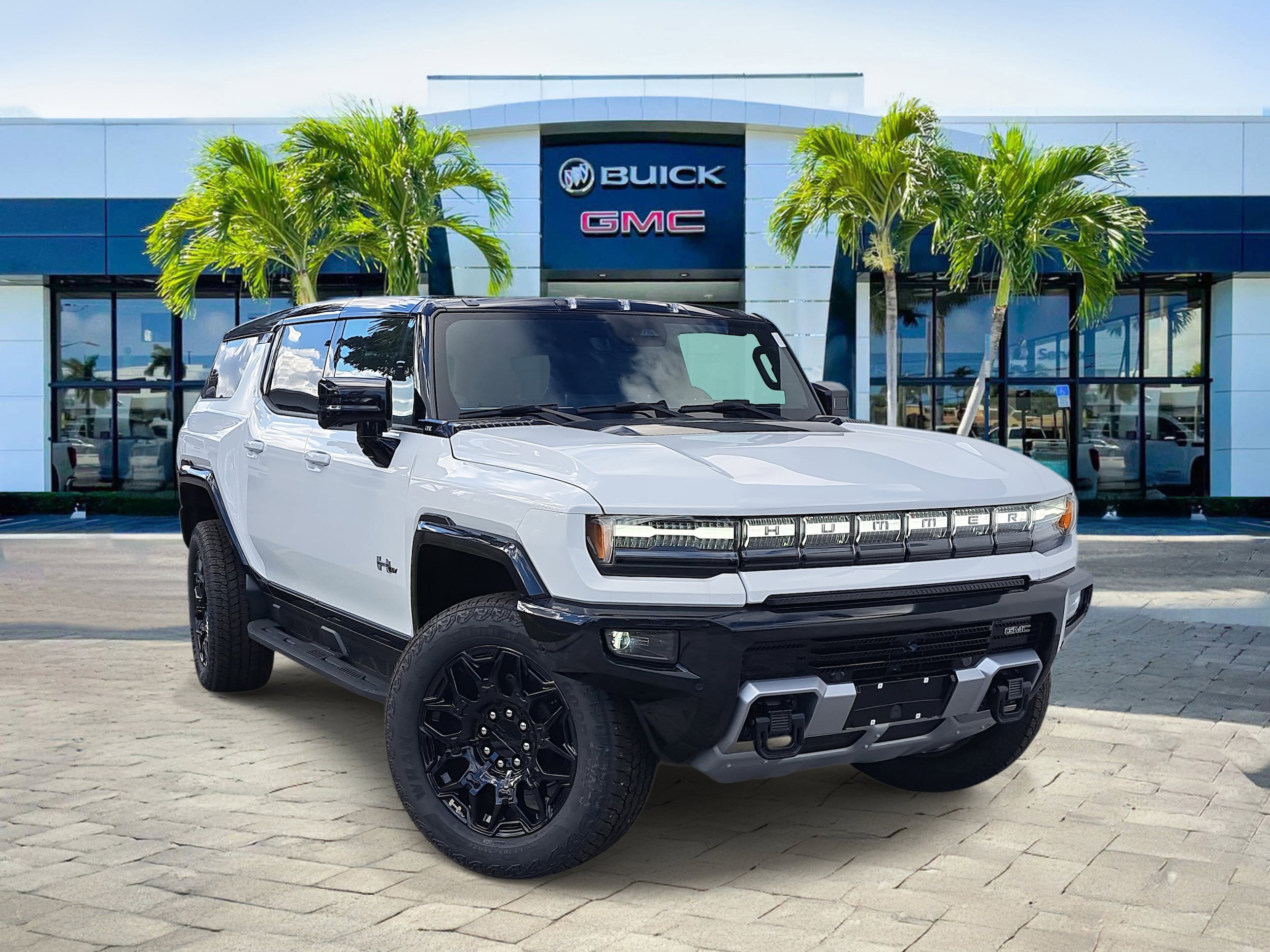 2026 GMC HUMMER EV 2X's photo