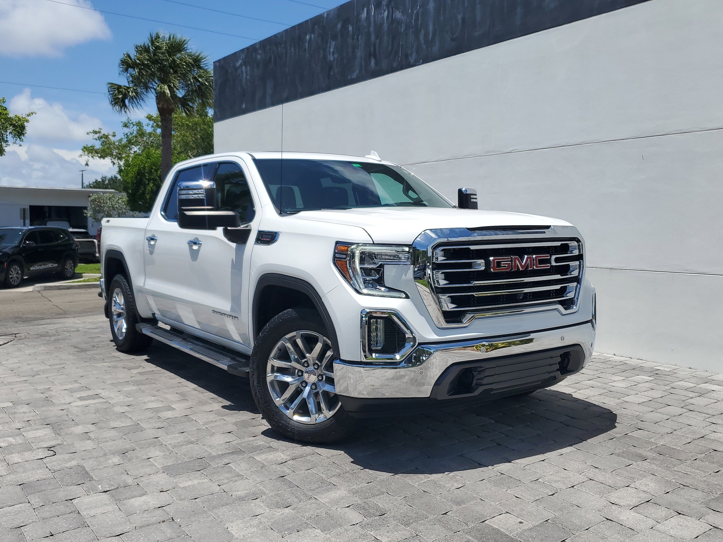 2021 GMC Sierra 4WD Crew Cab Short Box SLT's photo