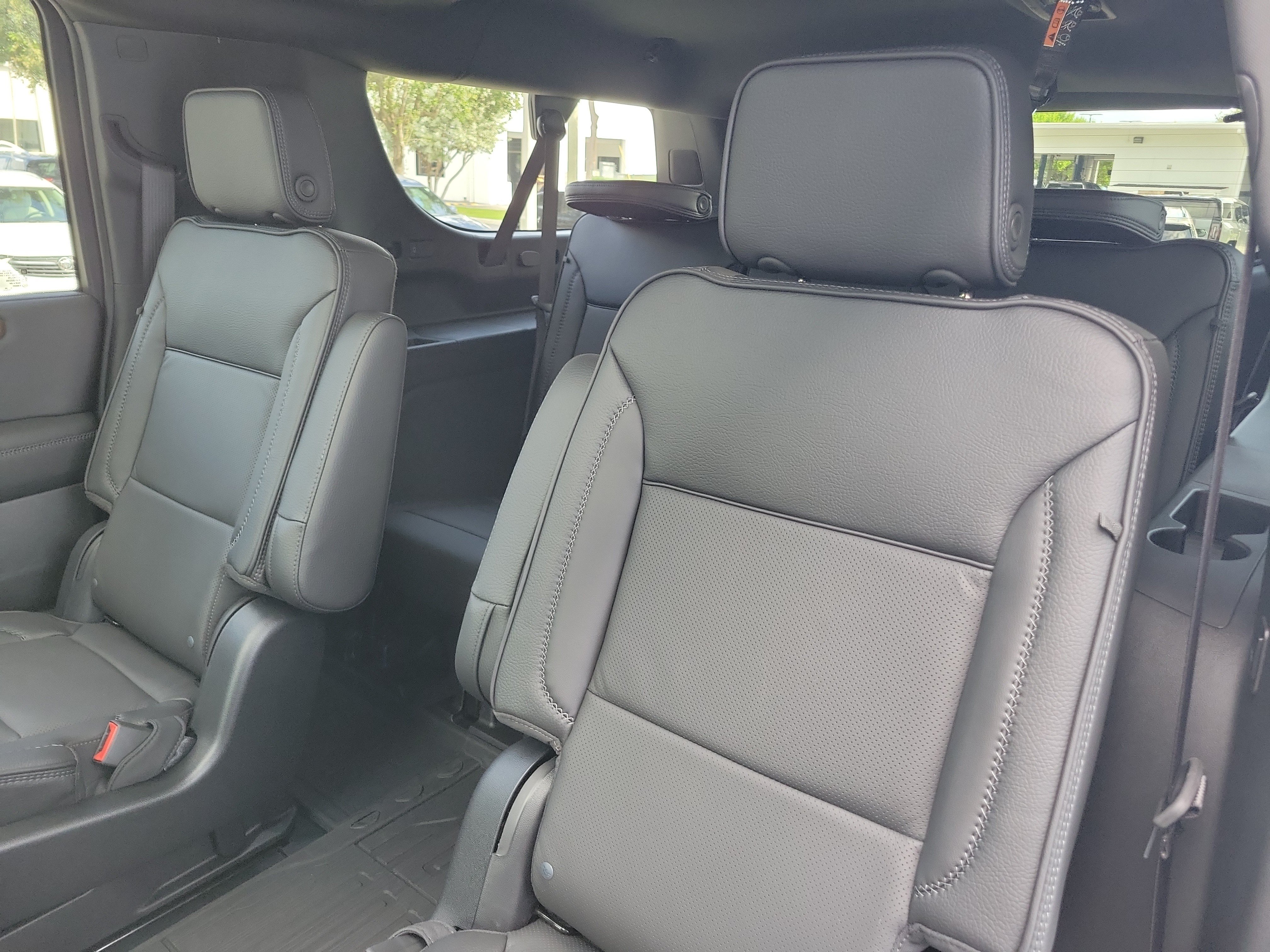 2026 GMC Yukon XL Denali - Photo 14