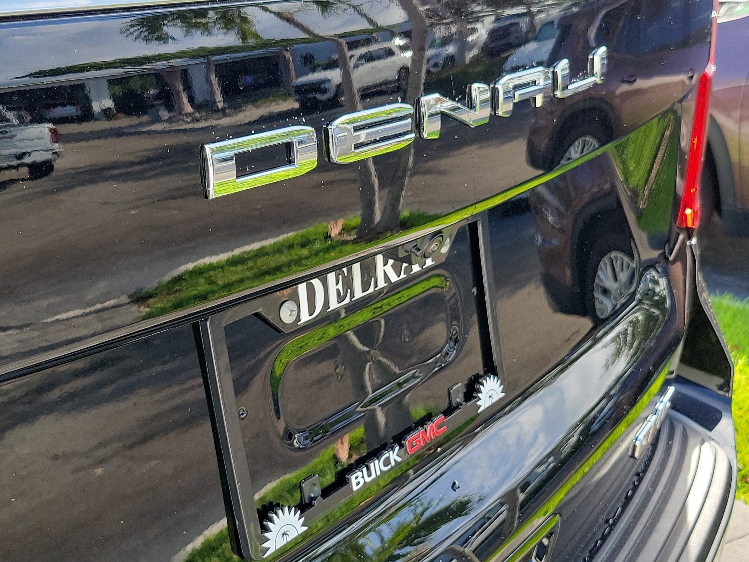 2026 GMC Yukon Denali - Photo 8