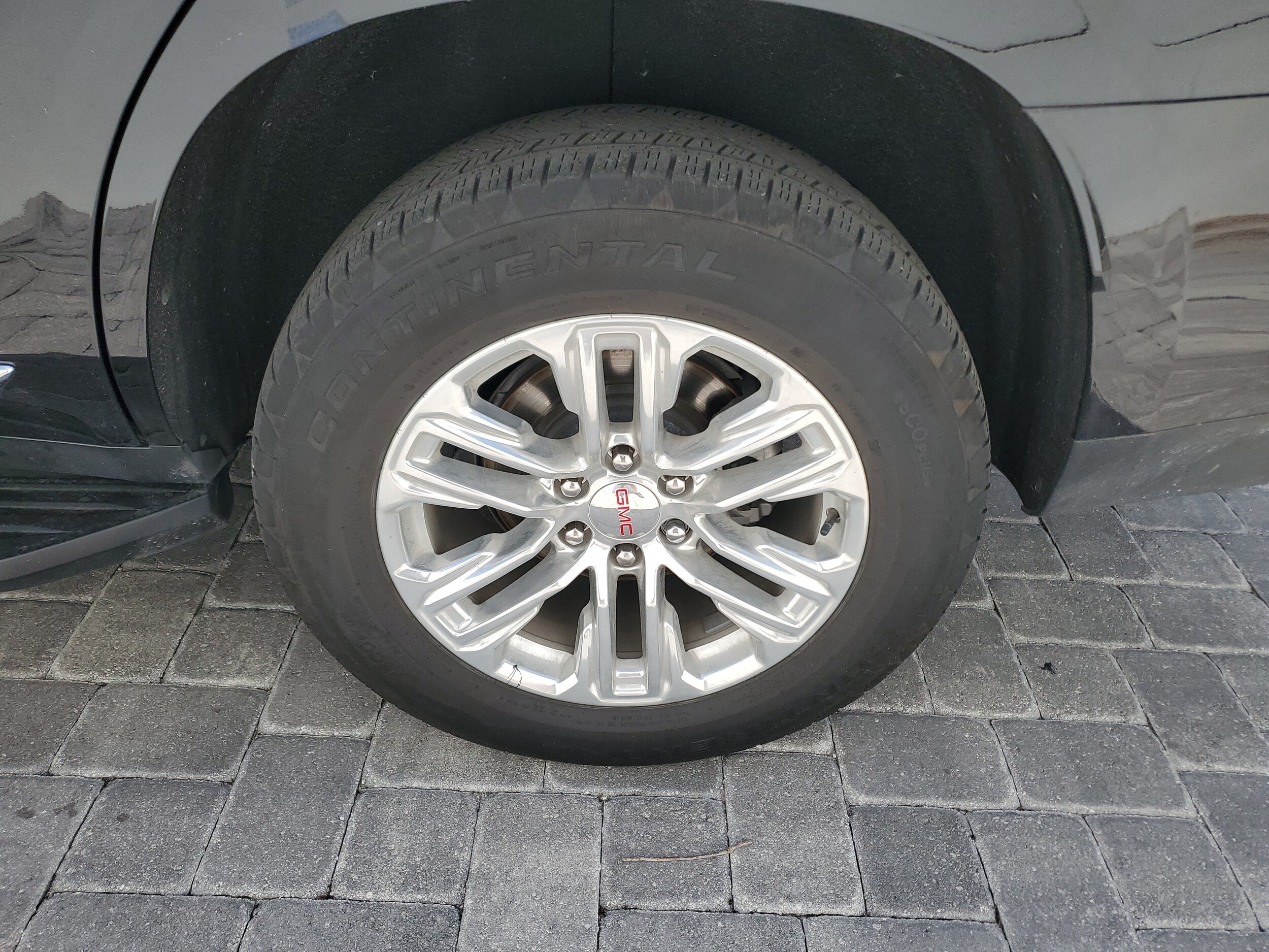 2024 GMC Yukon SLT - Photo 8