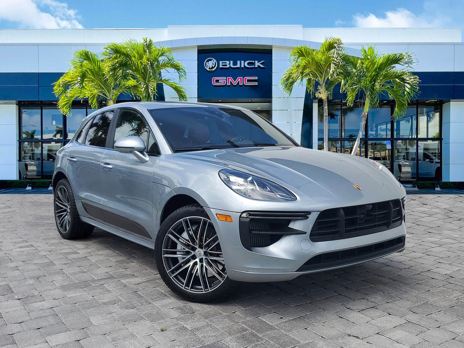 2020 Porsche Macan Turbo's photo