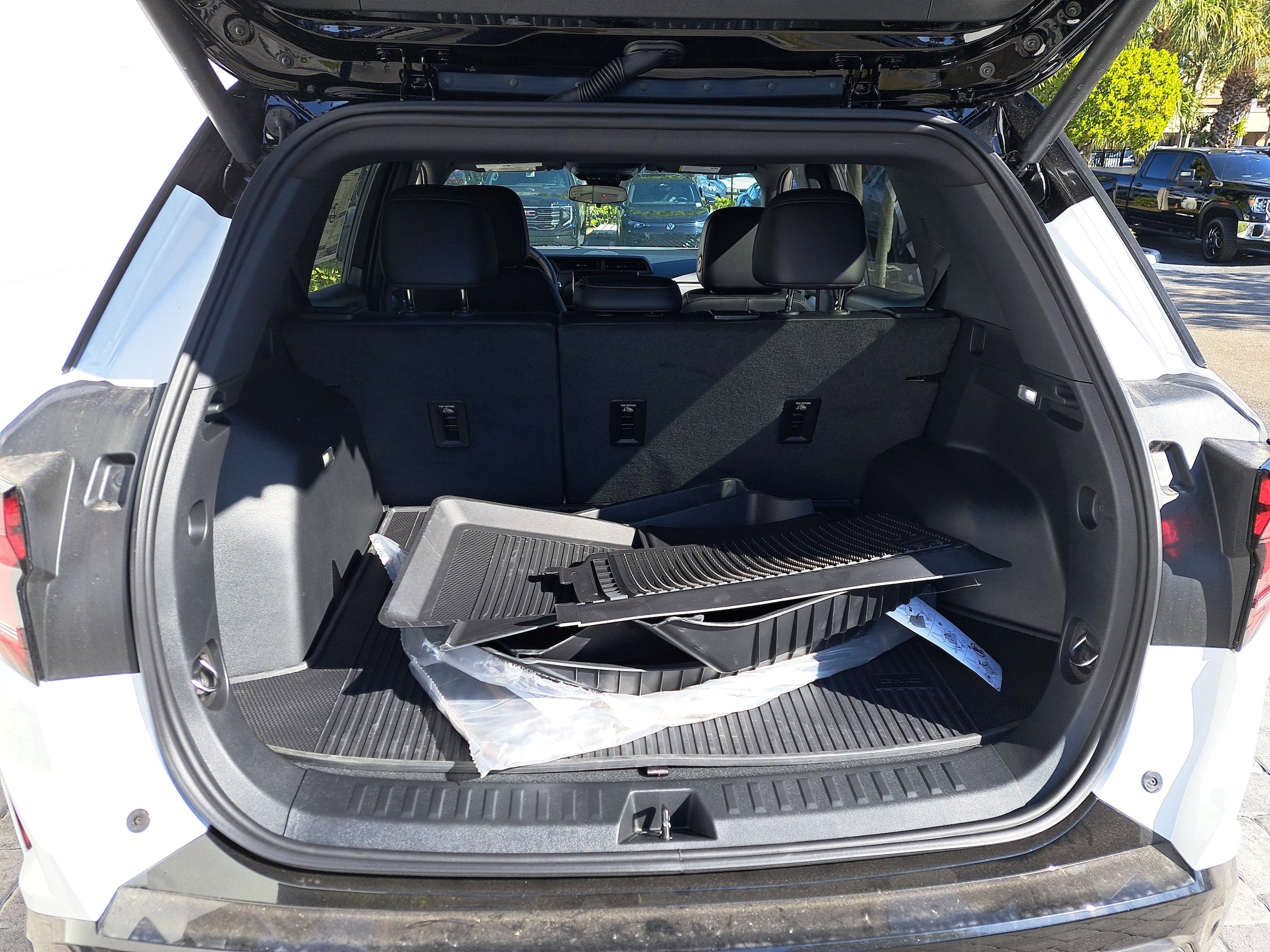 2026 GMC Terrain AT4 - Photo 9